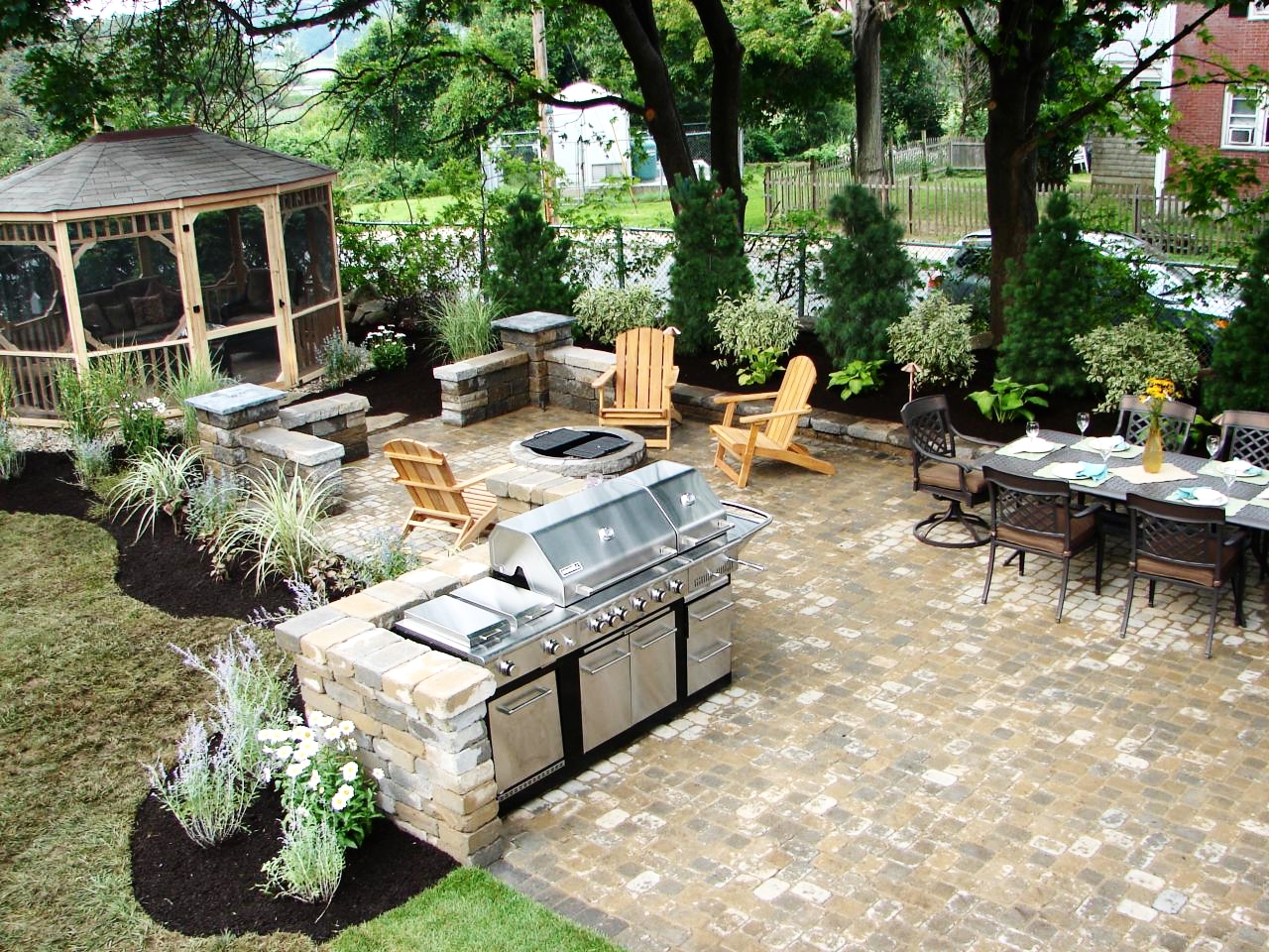 london-ontario-built-in-barbecue-bbq-grill-backyard-stone-landscaper-06.jpeg
