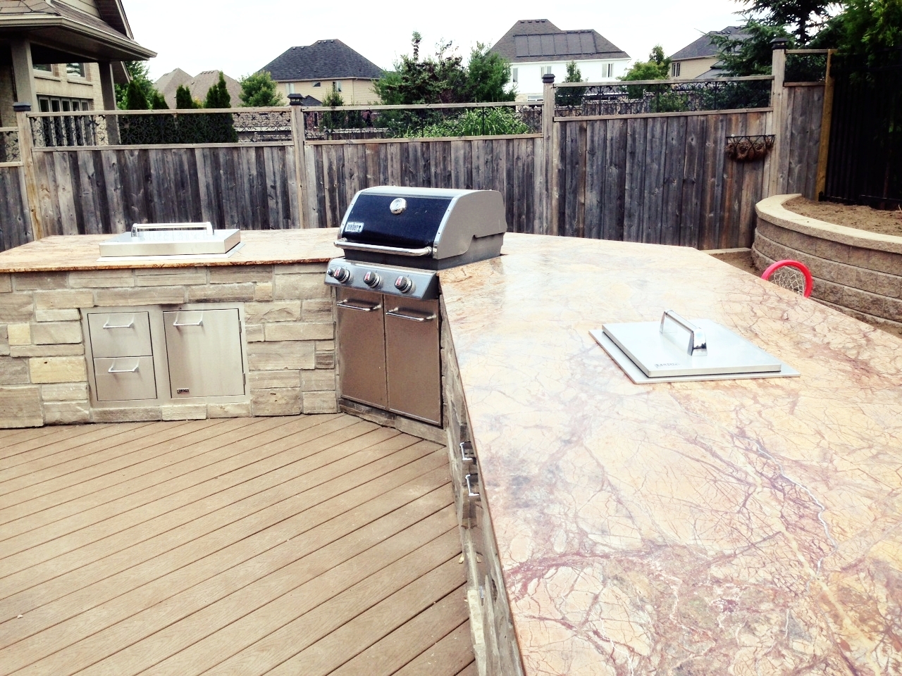 london-ontario-built-in-barbecue-bbq-grill-backyard-stone-landscaper-07.jpeg