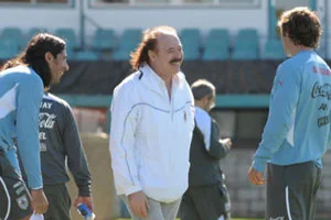 Jaime Roos with Edison Cavani (l) and Diego Forlan (r), 2010