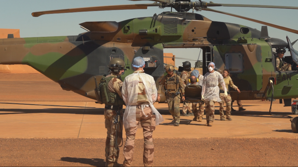 Hélicoptère médicalisé, base de Gao, Mali.png