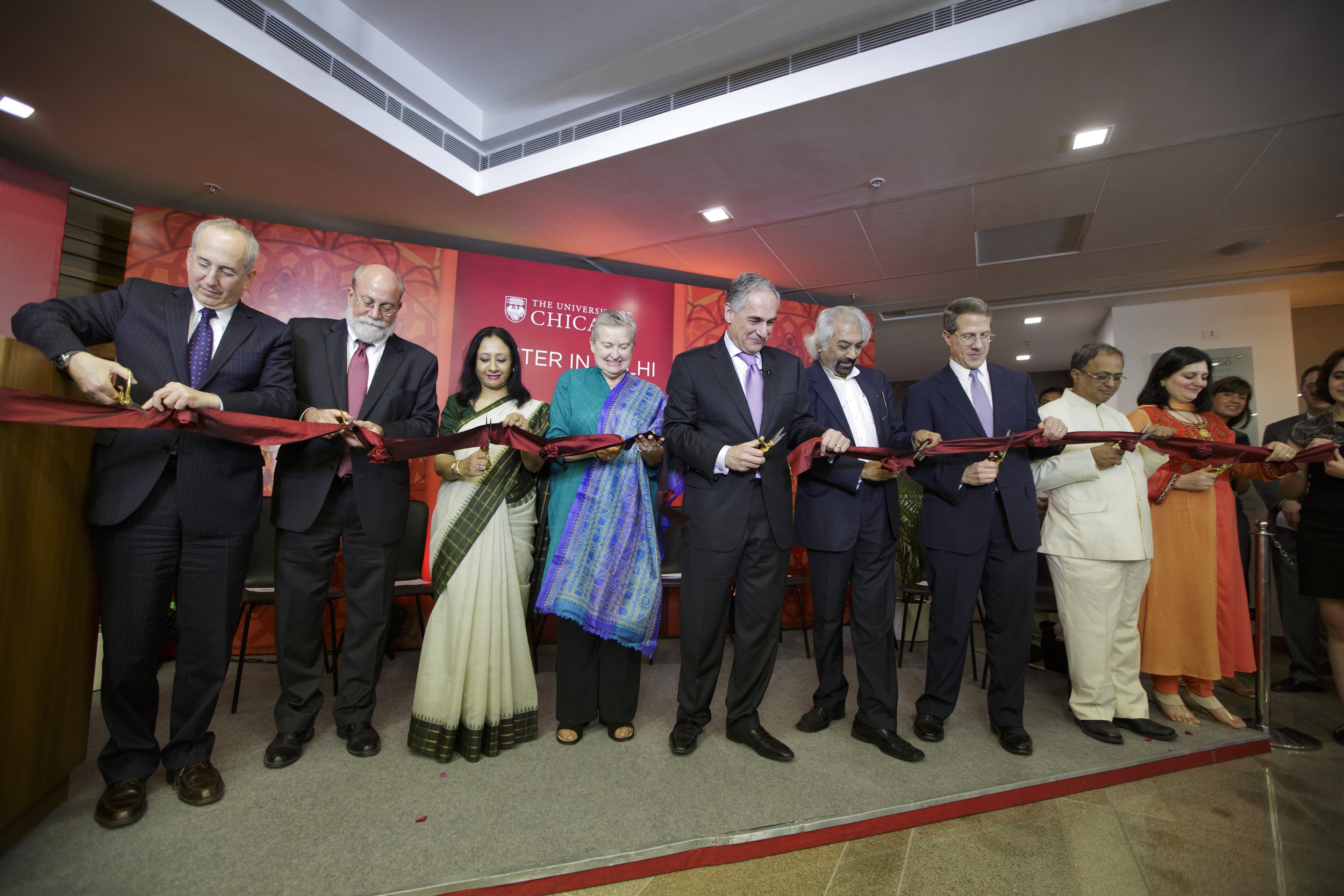  Ribbon cutting ceremony at the University of Chicago Center in Delhi on March 29, 2014.(Photo by Kuni Takahashi) 