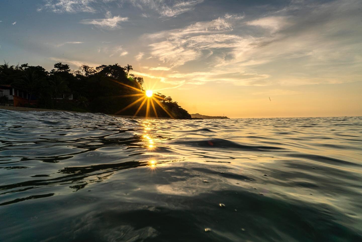 My weekend view

Feels amazing to be back home and be able to enjoy this amazing country once again

This weekend was about Re-Discovering places that I haven&rsquo;t been in a while
.
.
.
#Venezuela #Caruao #PlayasdeVenezuela #sunset #ocean #aquatec