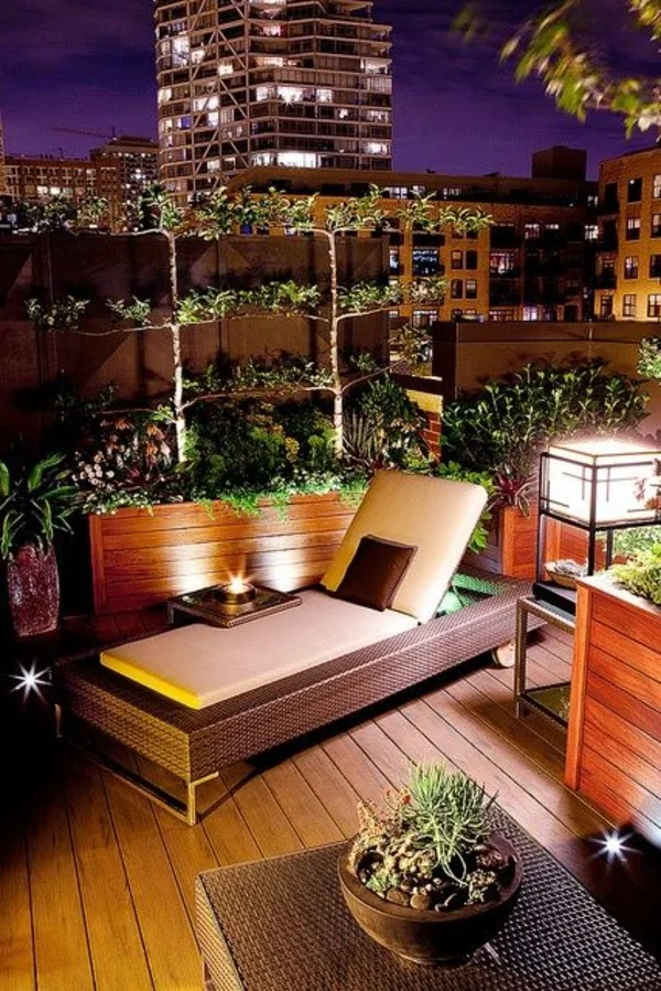This is another example of basic lighting but with a modern flare. Since the space is minimal with this skyline suite they only need a couple forms of lighting to illuminate the space. This modern lighting offers an element of excitement in this backyard paradise. Image as seen on freshideen.com
