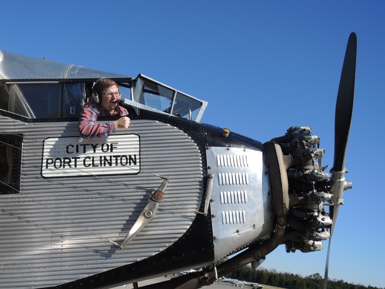 DSCN1323 Trimotor Spencer Head.jpg