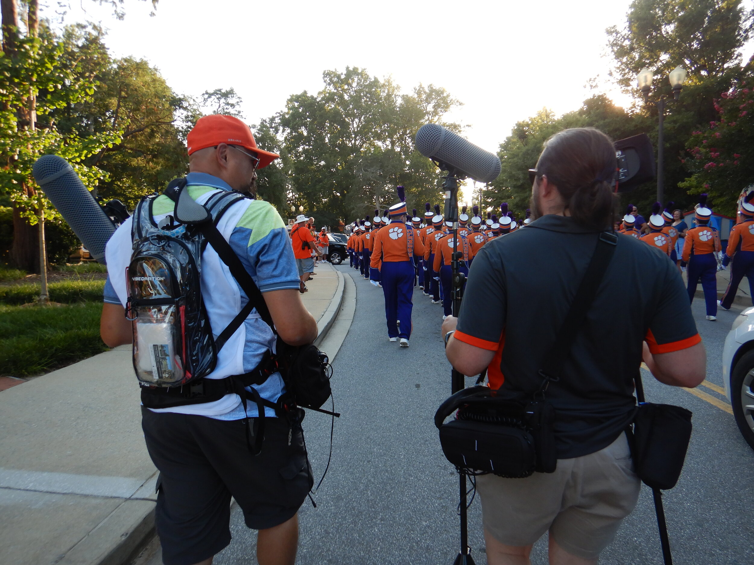 DSCN2070 Recordists walking to stadium.JPG