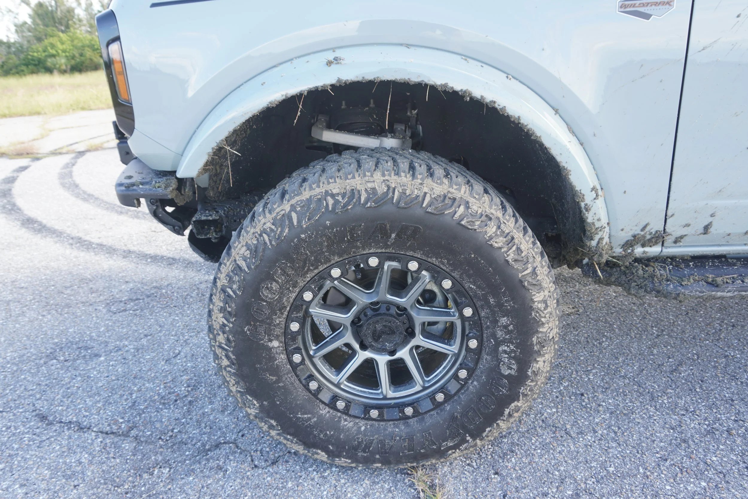 DSC00343 front mud tire.JPG