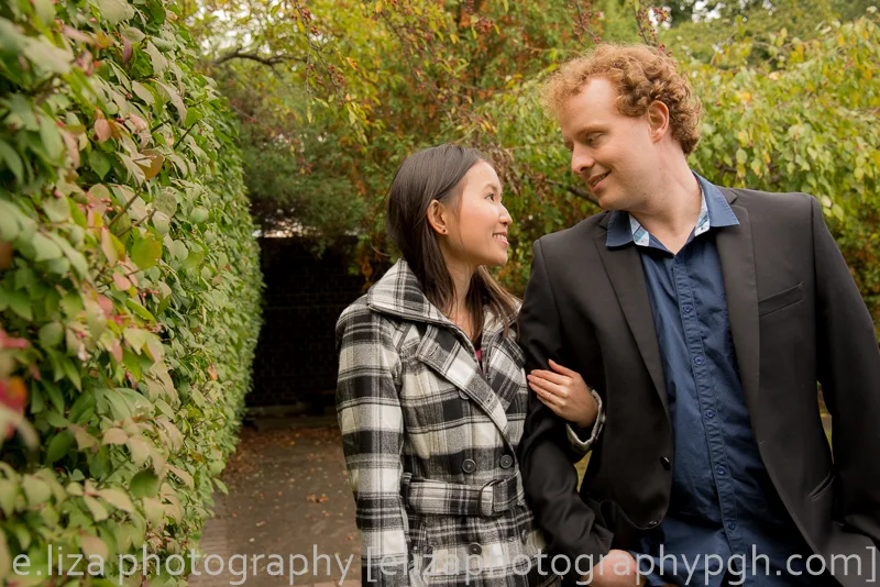 Engagement Photos :: e.liza photography :: www.elizaphotographypgh.com