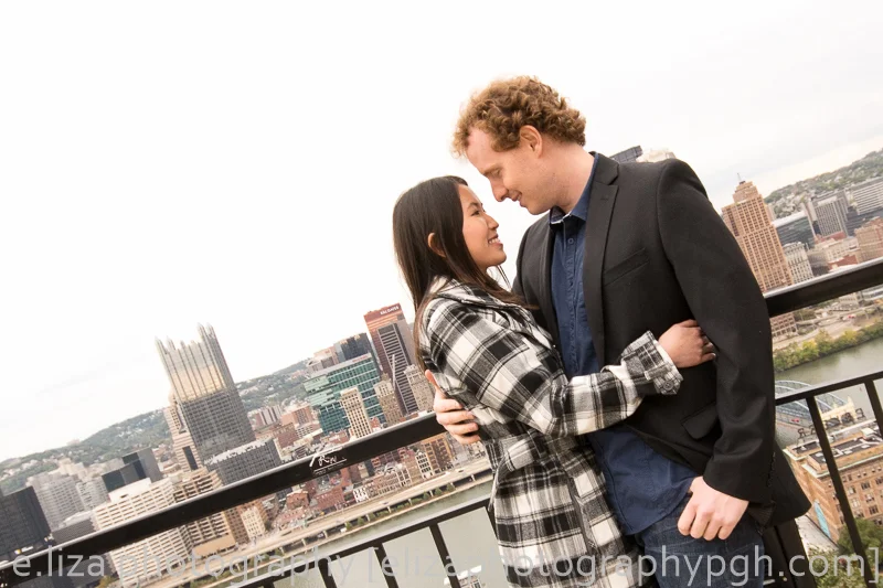 Engagement Photos :: e.liza photography :: www.elizaphotographypgh.com