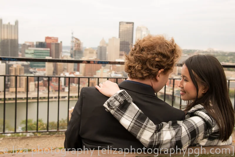 Engagement Photos :: e.liza photography :: www.elizaphotographypgh.com