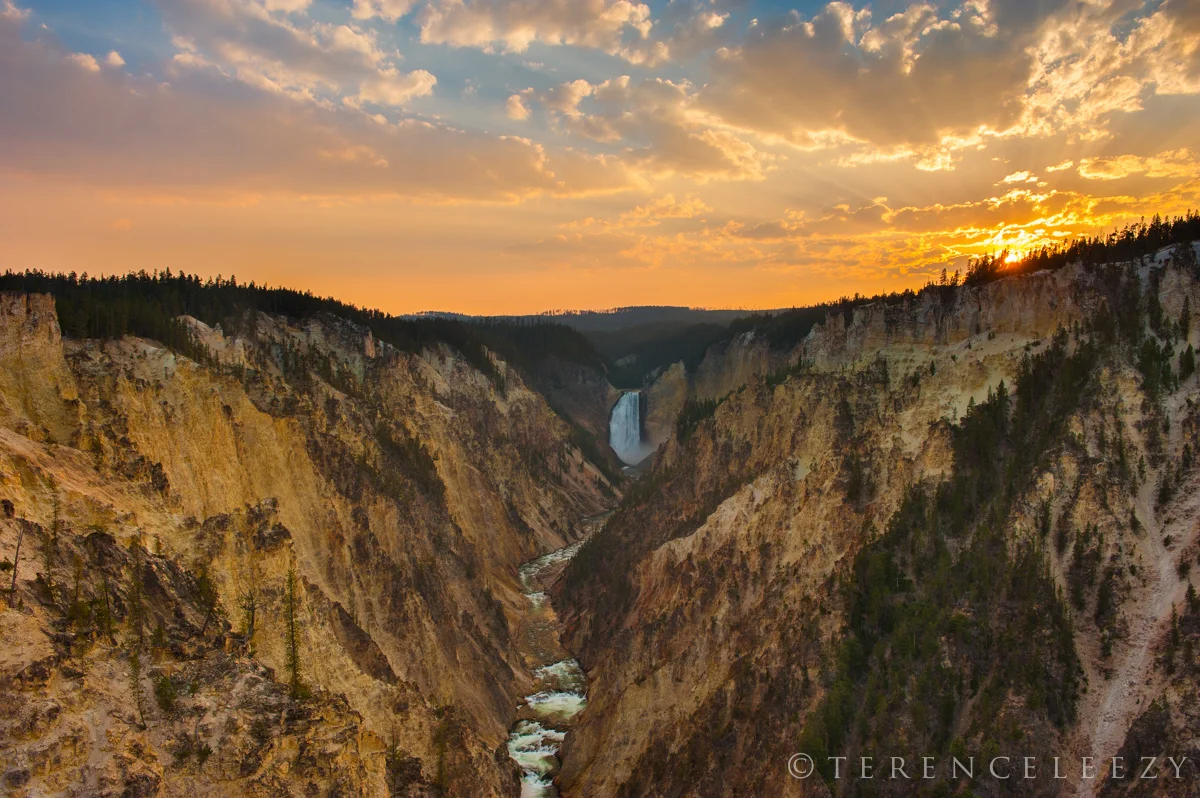 Yellowstone_Artist_Point_TTT3038.jpg