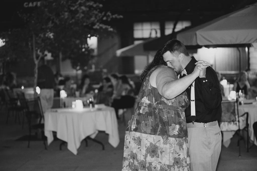 lindseyjanewed097.jpg