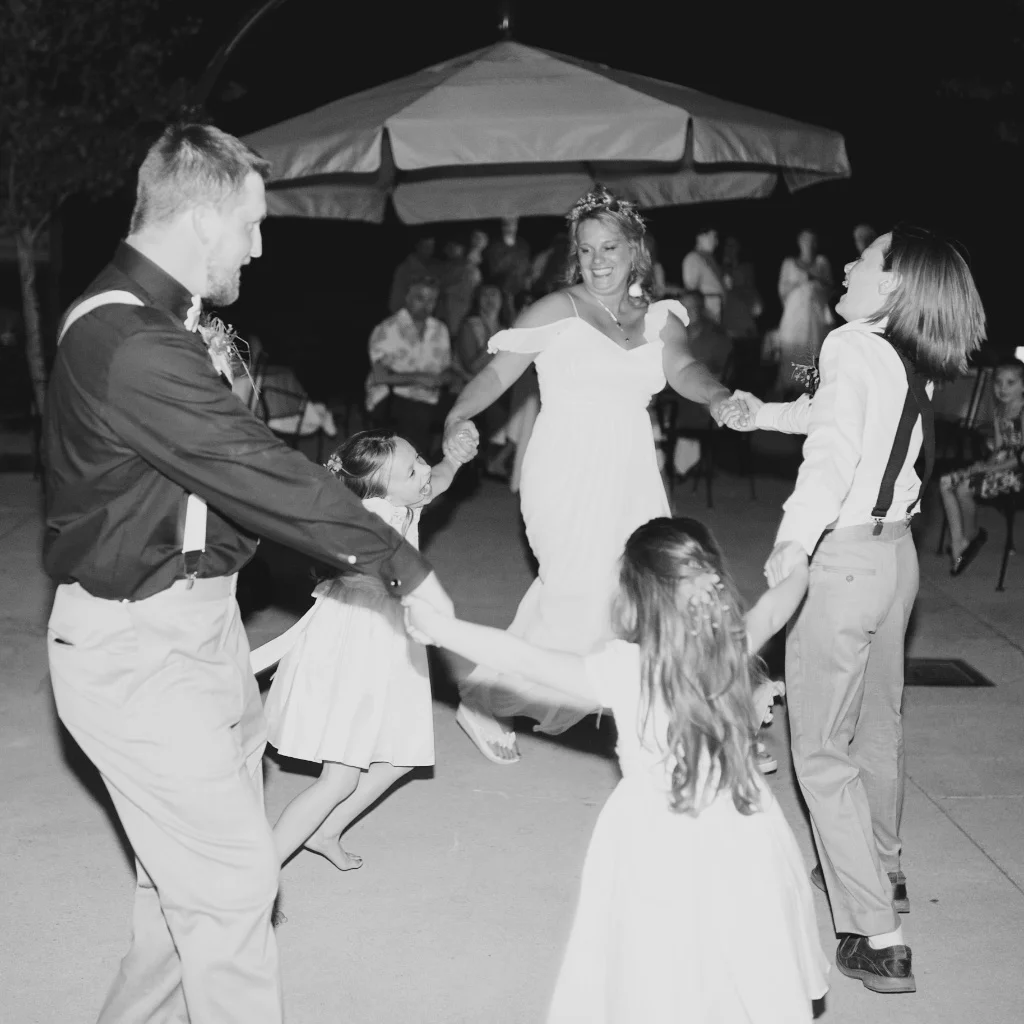 lindseyjanewed099.jpg
