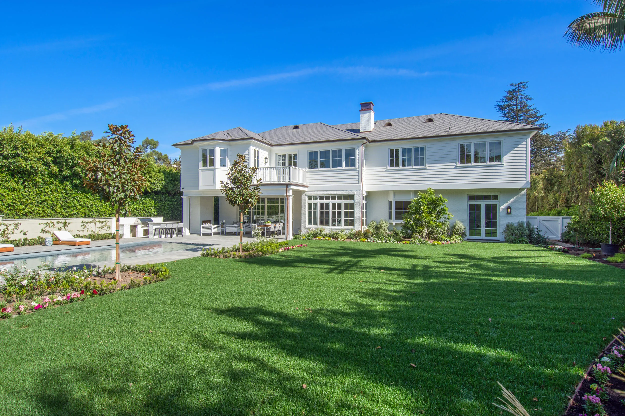 221 S Cliffwood Ave — GARY GLASS ESTATES