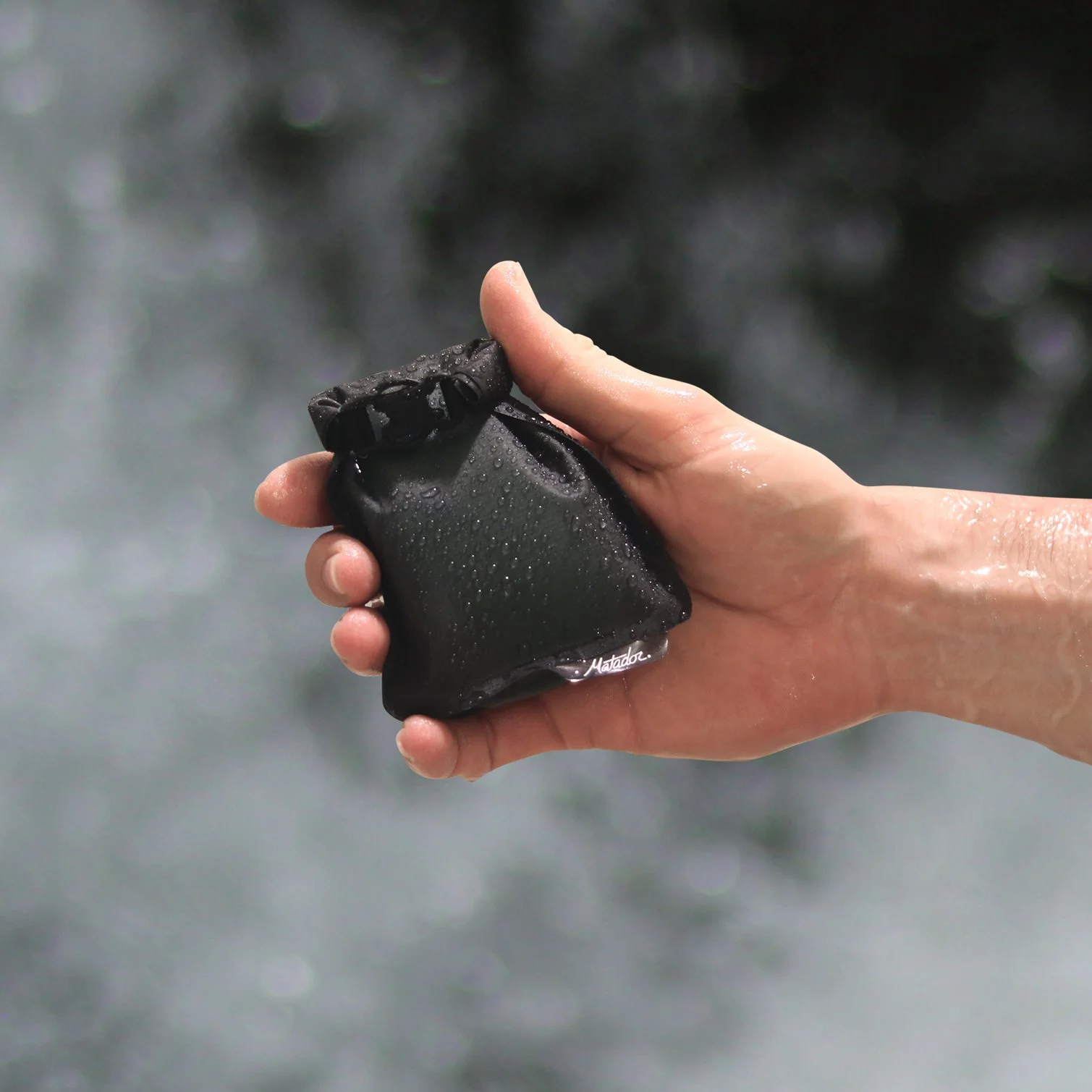 soapbag_inhand_waterfall_001.jpg