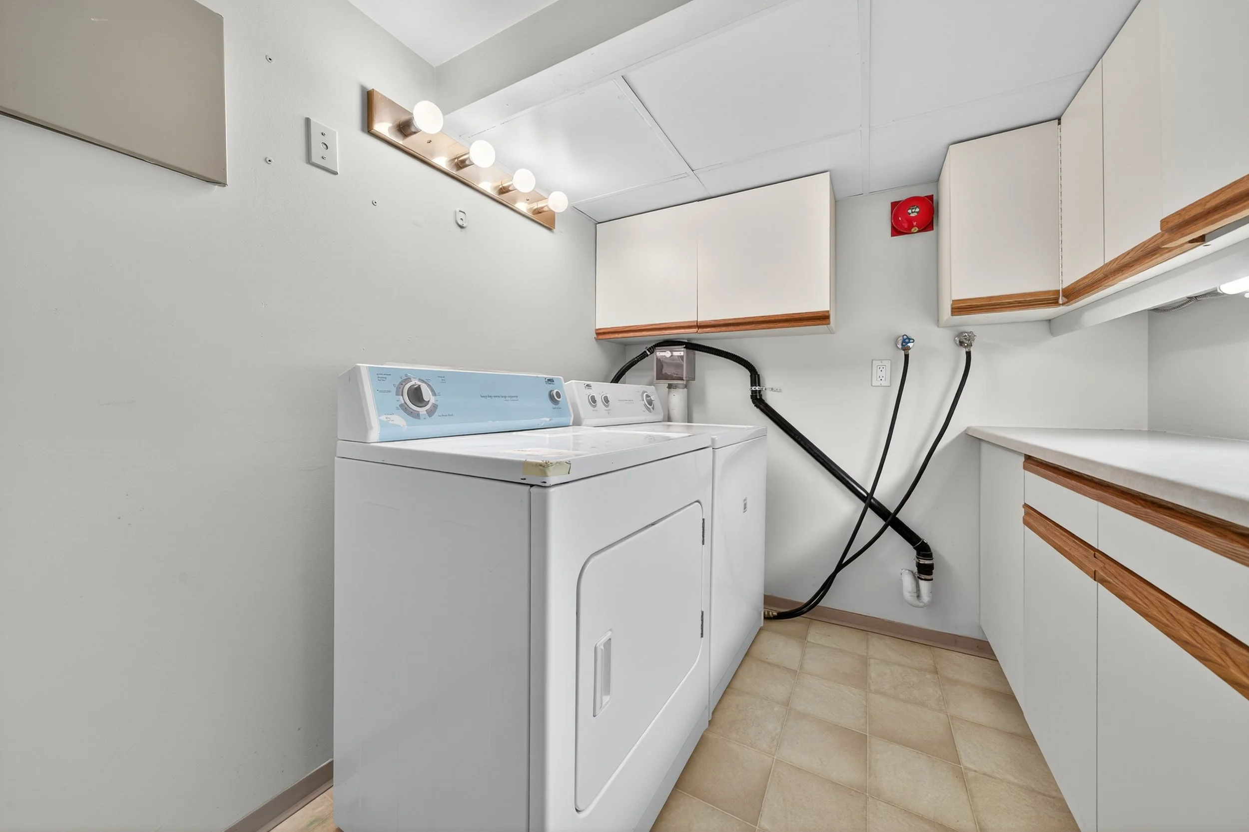 302-237-Wellington-Cr (21).jpg