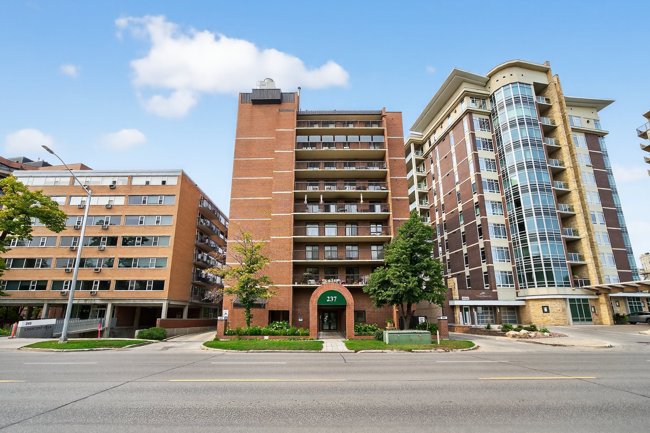 302-237-Wellington-Cr (56).jpg