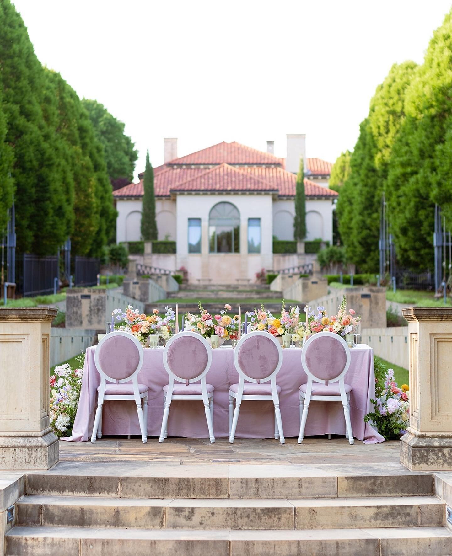 Brightening up this gloomy rainy Friday with some COLOR from a recent Philbrook shoot! ⁠
⁠
Swipe for more sherbet-hued springtime inspiration! 🌸🍊🦋⁠
.⁠
.⁠
photographer - @carsyn.craytor⁠
design, planner + florals - @eversomethingevents⁠
hair- @ashf
