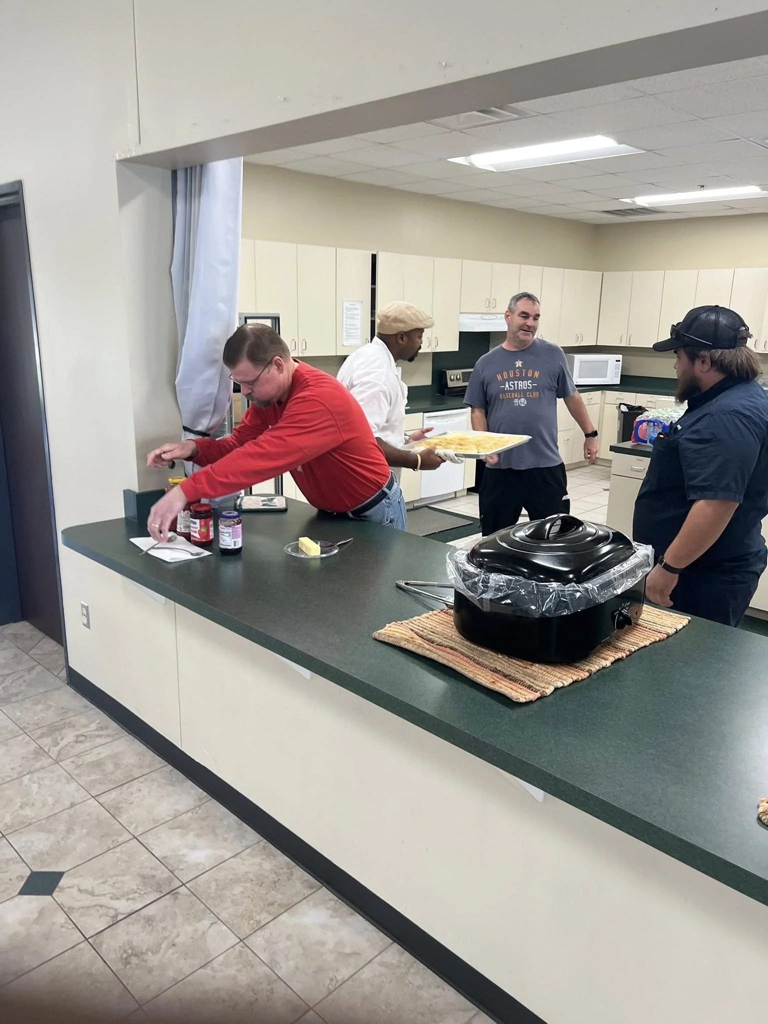 623251345_25756283294023179_7984734391754197489_n (1).jpg