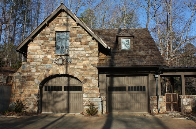 carriage house