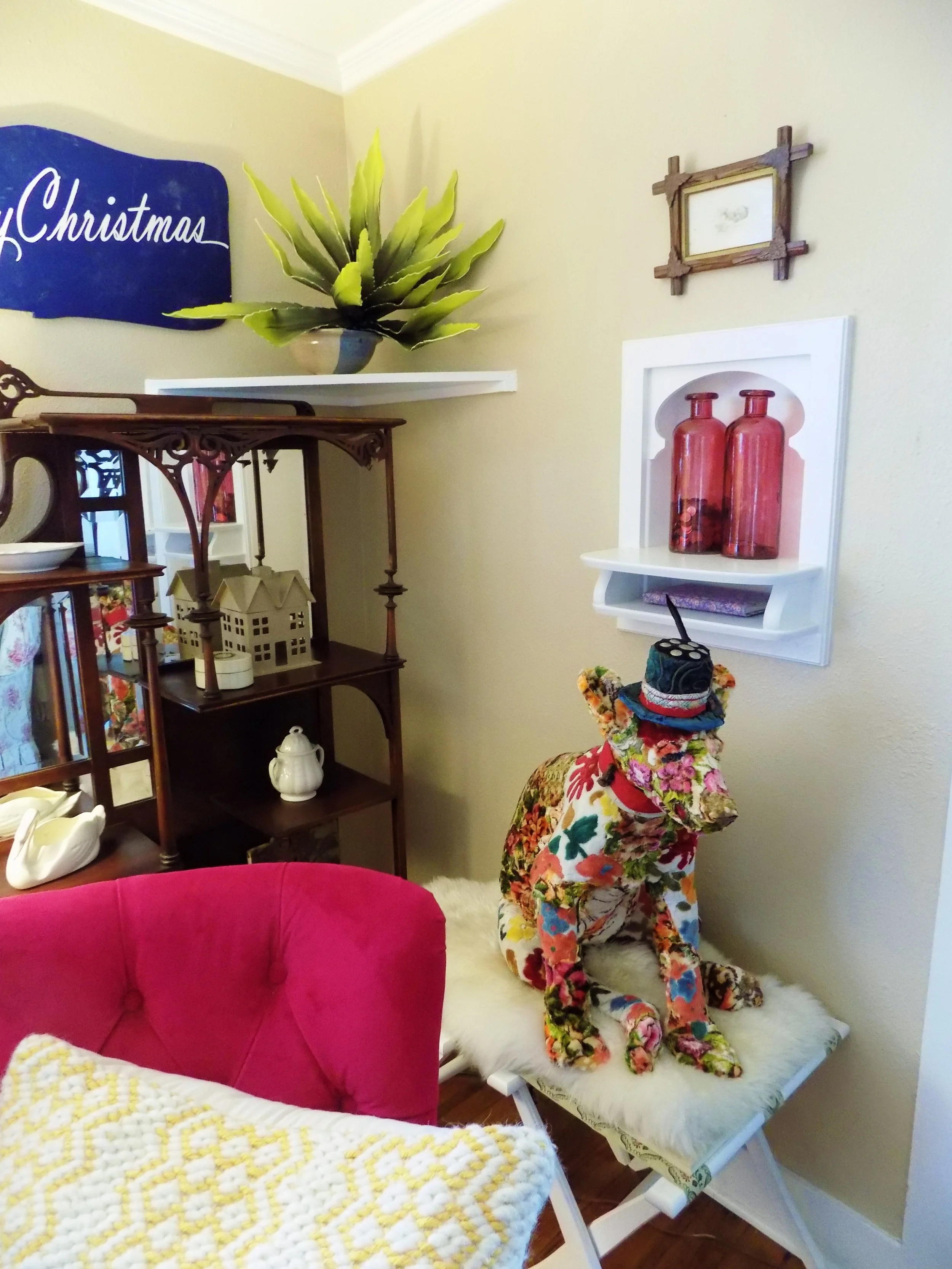  The textile sculpture, Bear Cub with Top Hat, is by textile artist, Meredith Hadaway @rtexasgallery. Laura loves to add whimsical pieces to her decor, and is excited to own 4 pieces by Hadaway. 