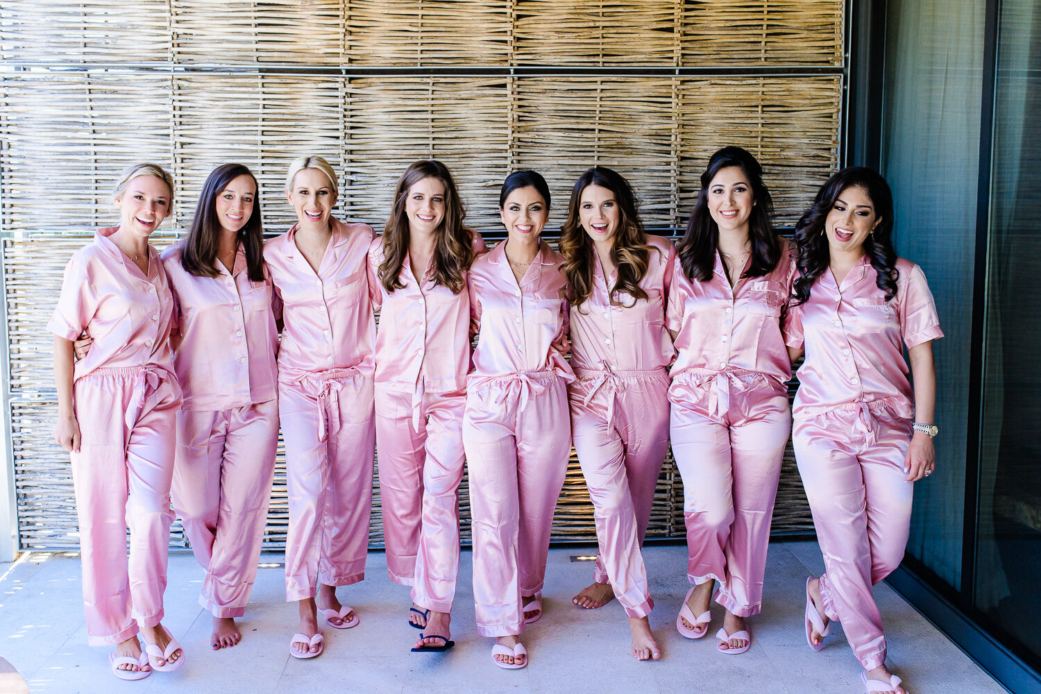 bridesmaids walking and having fun in pijamas (Copy)