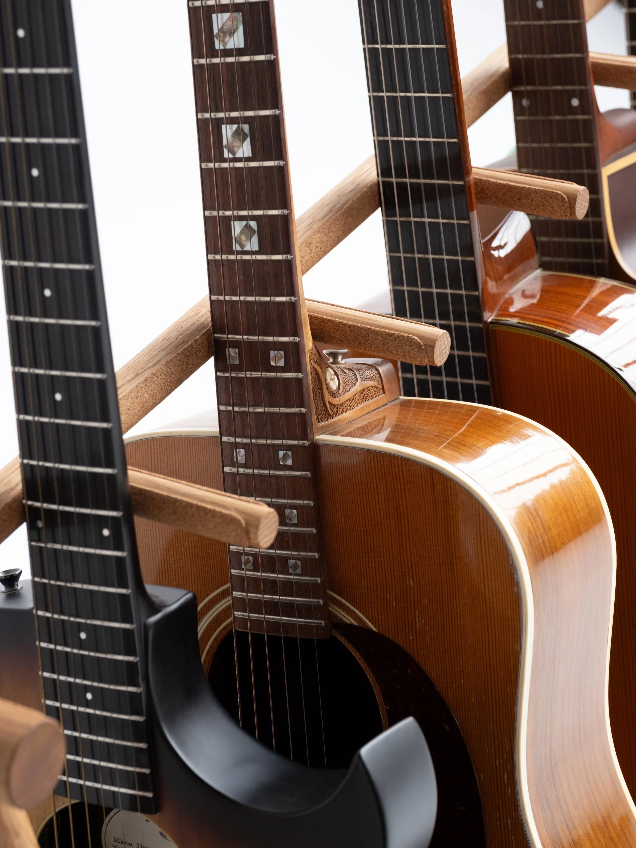 YVONNE_MOUSER_GUITAR_STAND_13.jpg