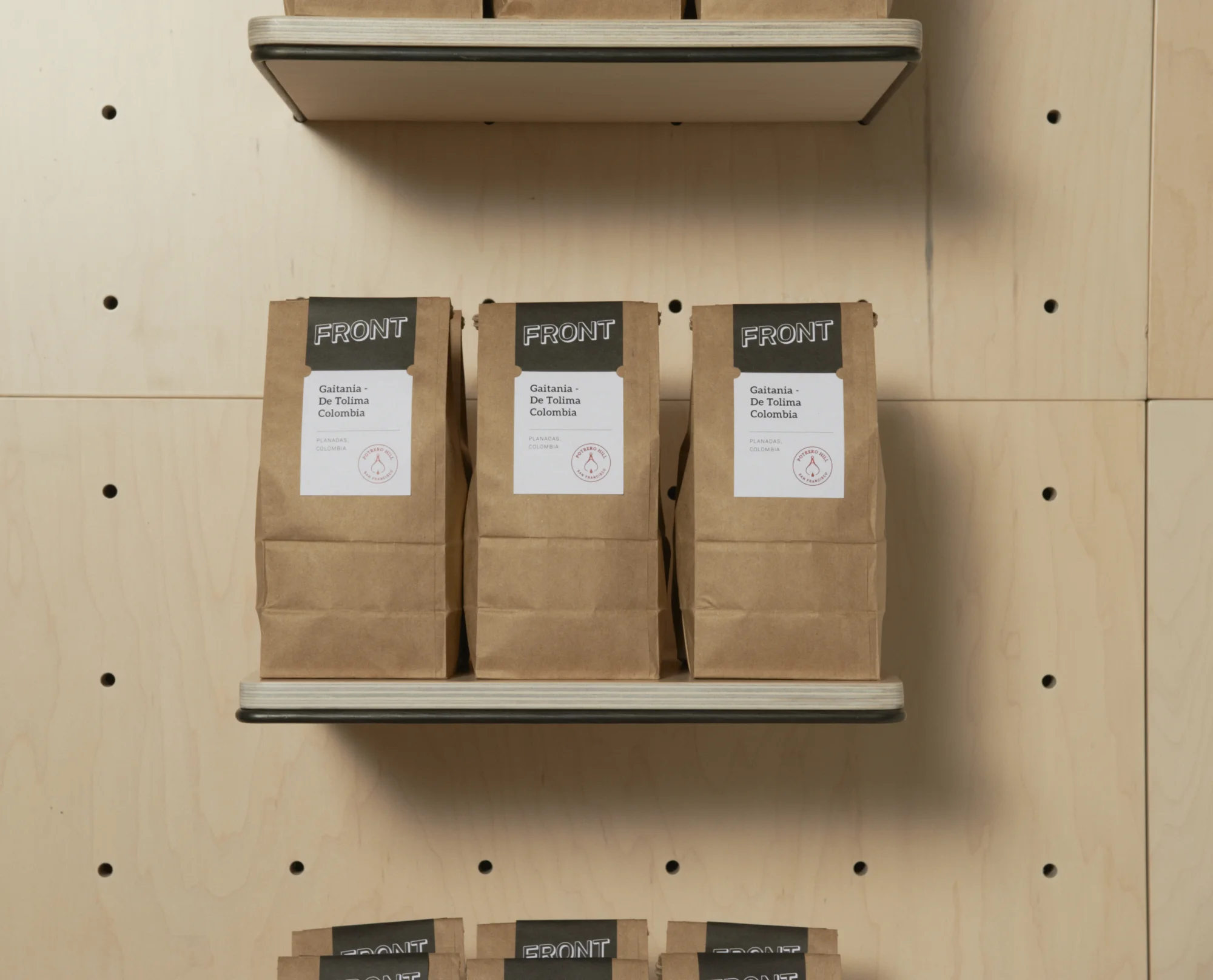 FRONT CAFE MOUSER 6836.jpg