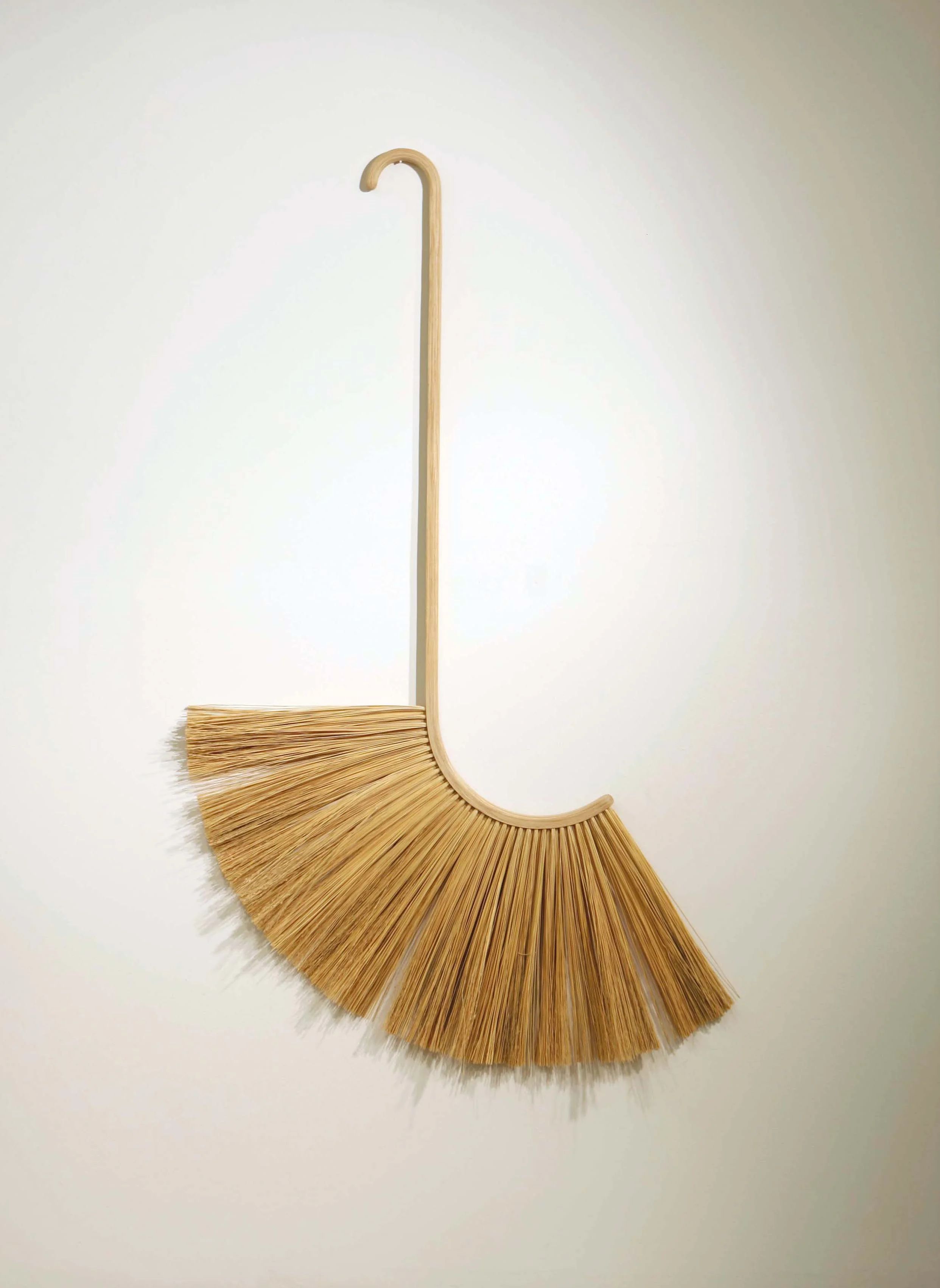 Curved Corner Broom_full.jpg