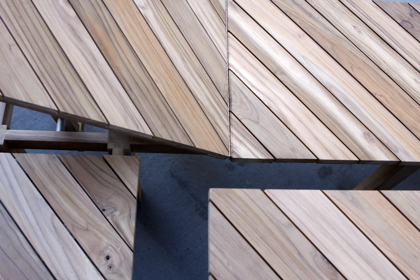 Adjustable Corner Detail_sm.jpg