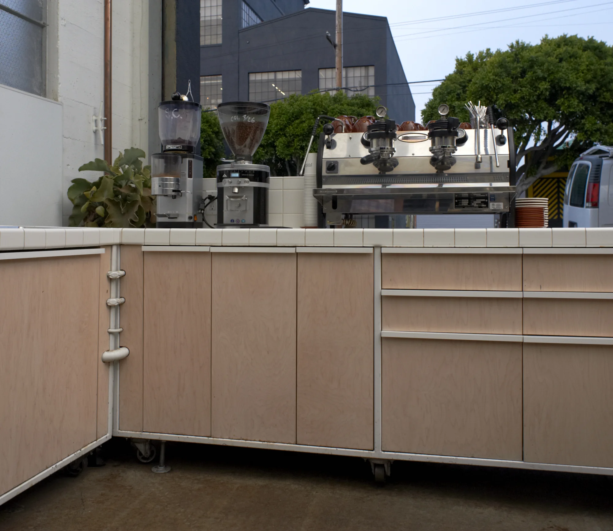FRONT CAFE MOUSER 6808.jpg