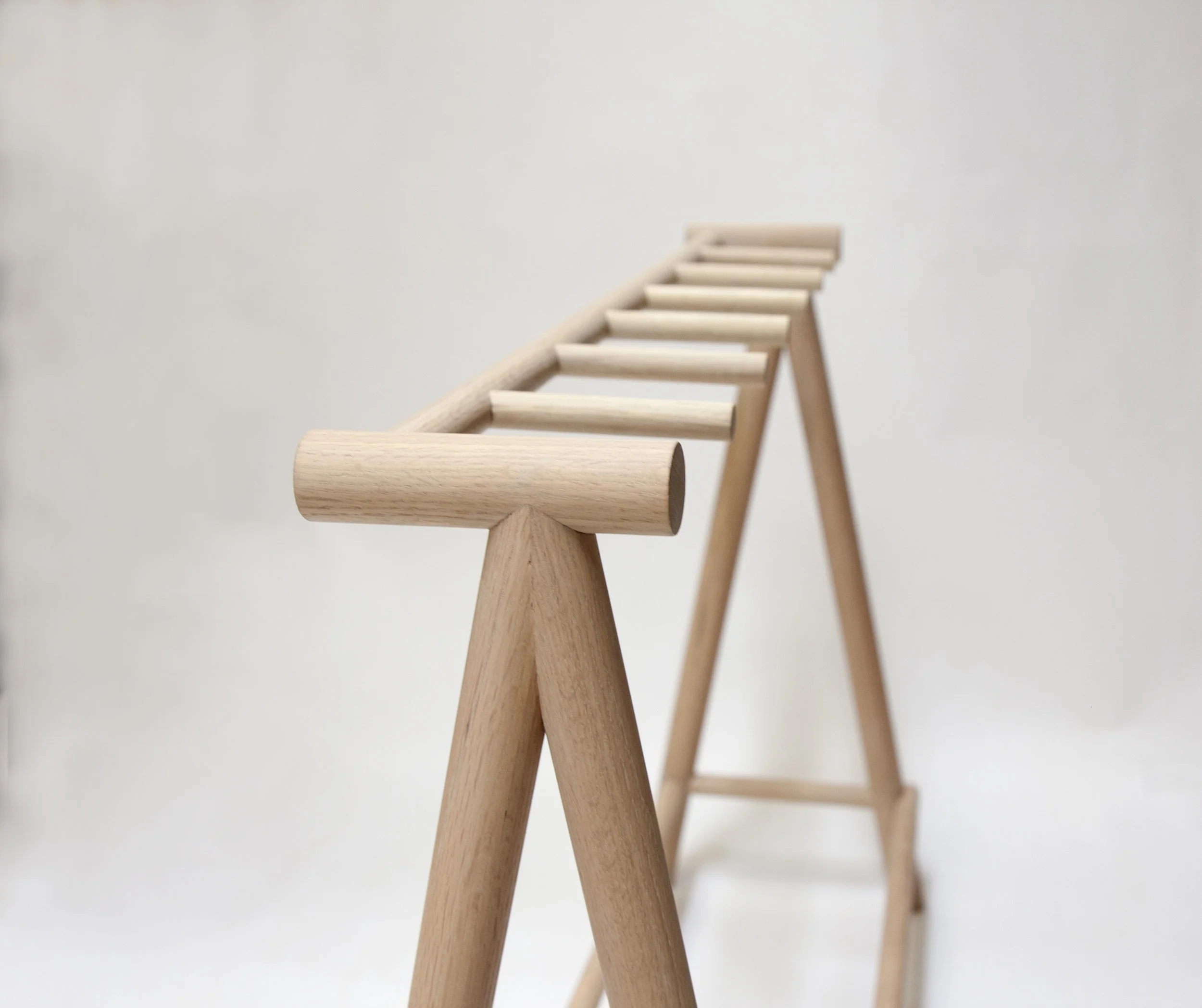 GuitarStand_EndDetailClose.jpg