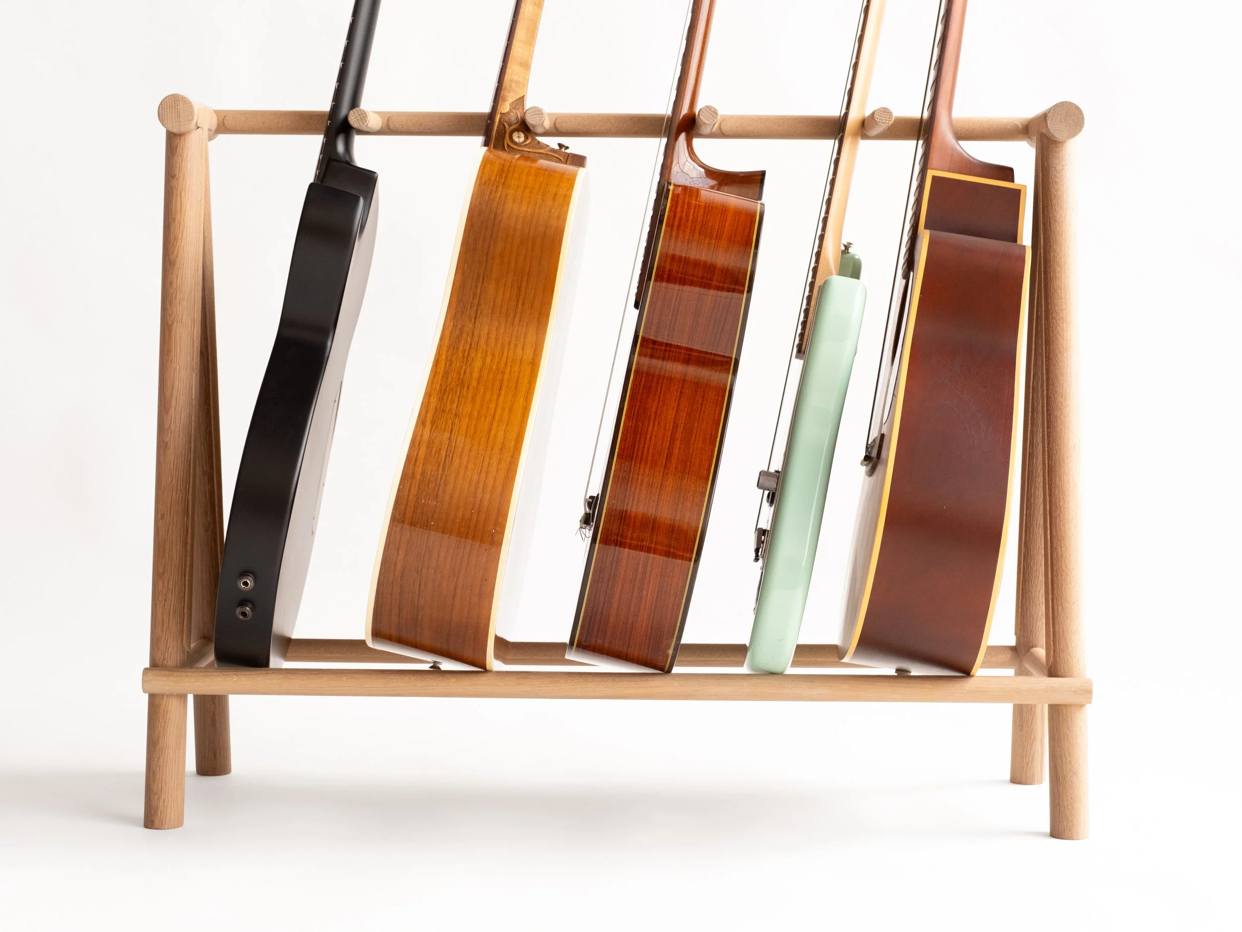 YVONNE_MOUSER_GUITAR_STAND_10.jpg