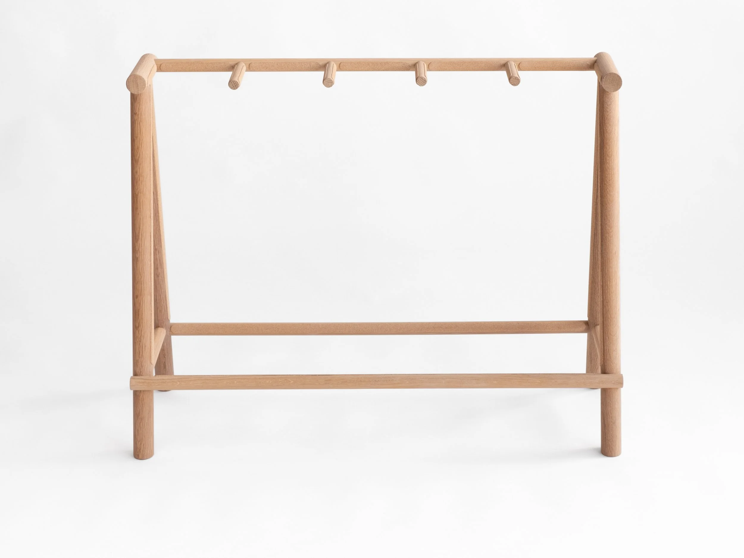 YVONNE_MOUSER_GUITAR_STAND_4.jpg
