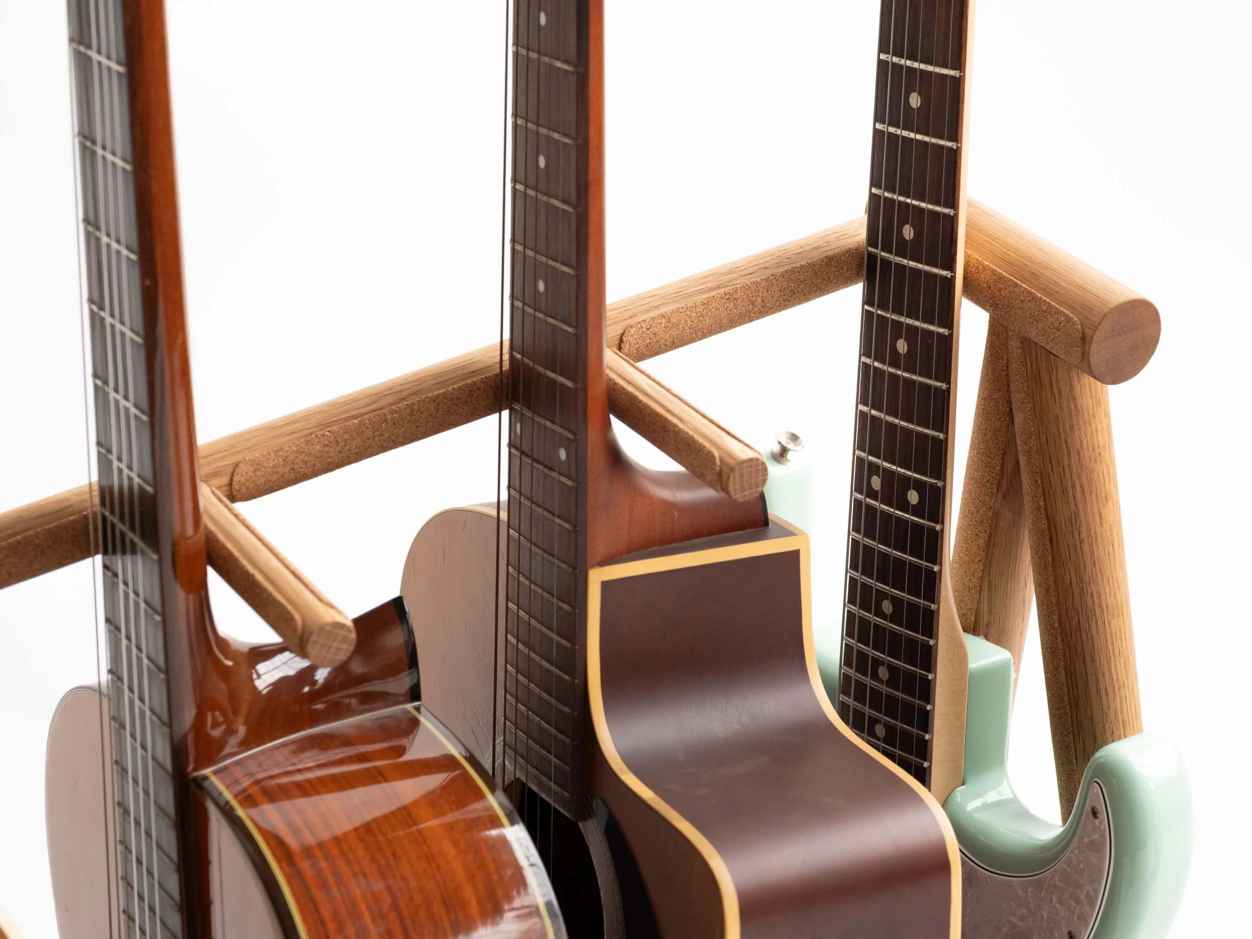 YVONNE_MOUSER_GUITAR_STAND_14.jpg