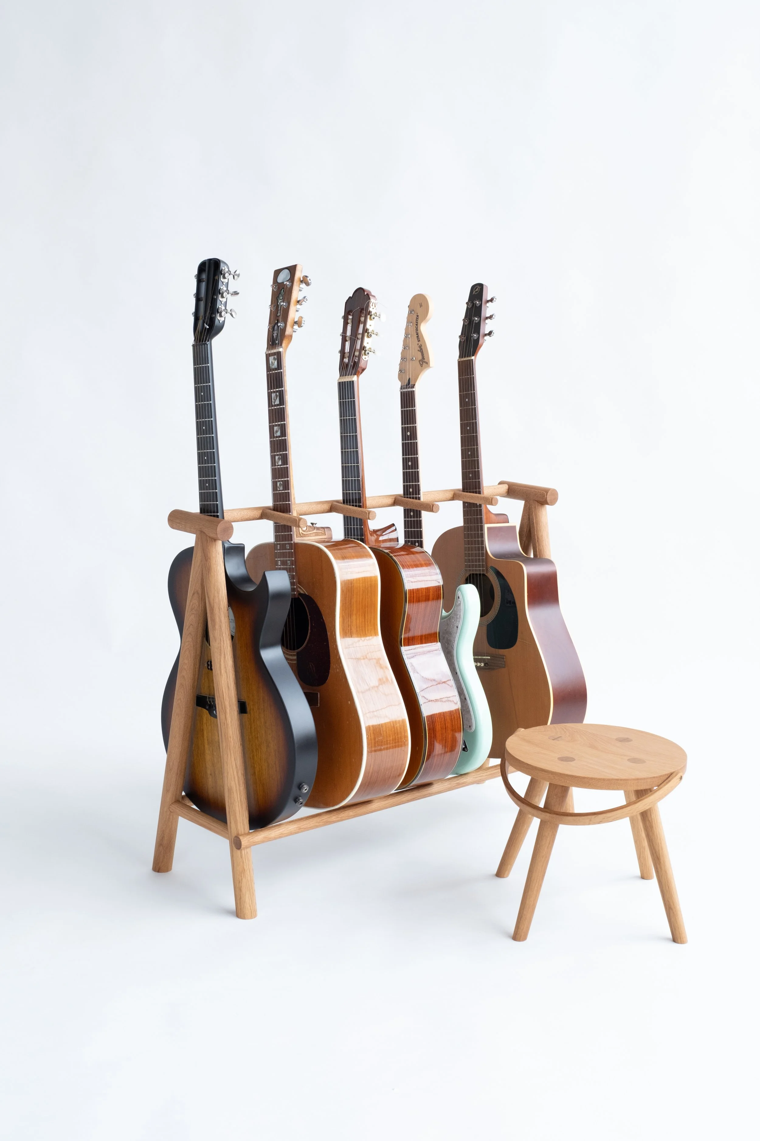 YVONNE_MOUSER_GUITAR_STAND_21.jpg