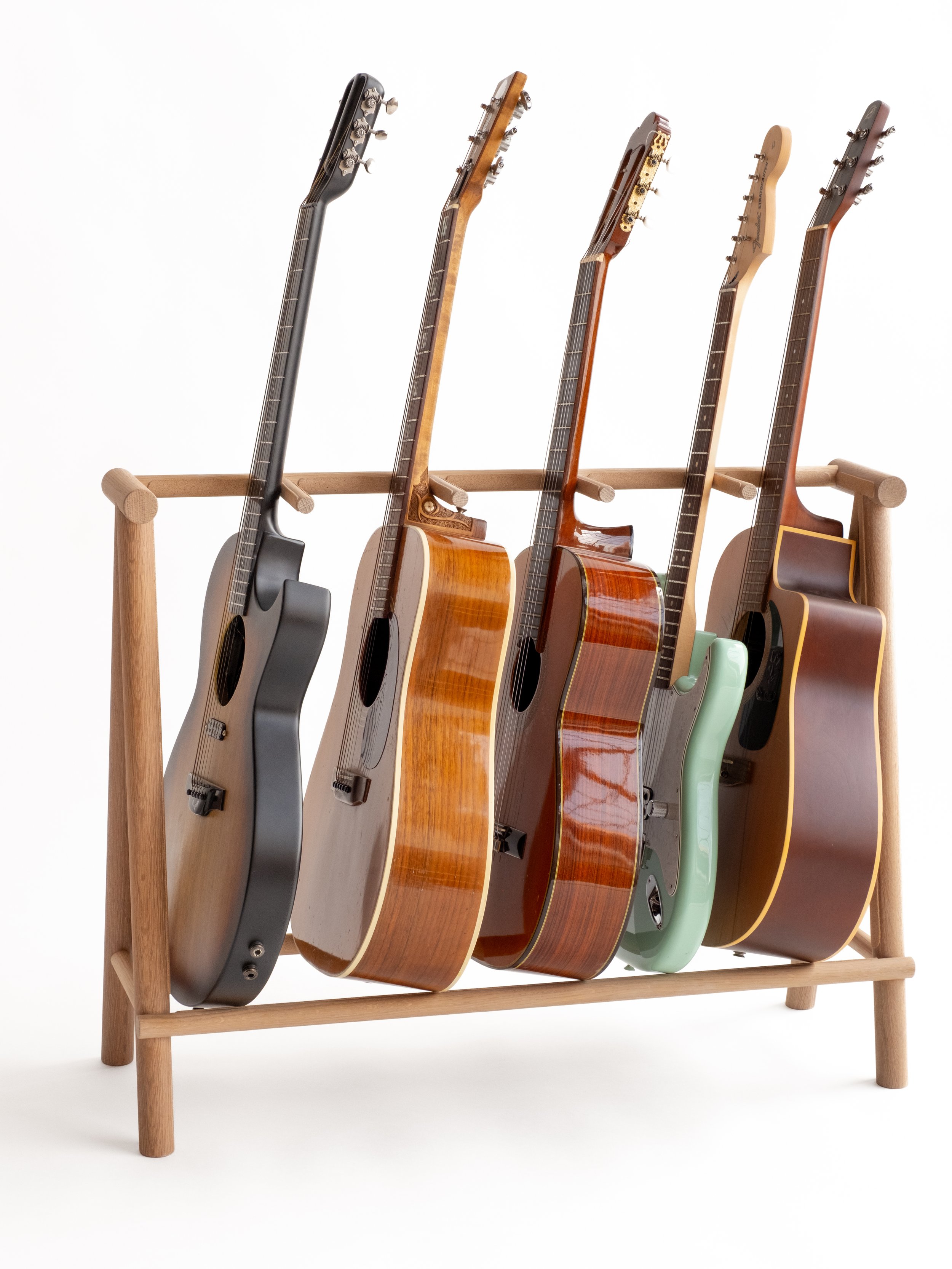 YVONNE_MOUSER_GUITAR_STAND_11.jpg