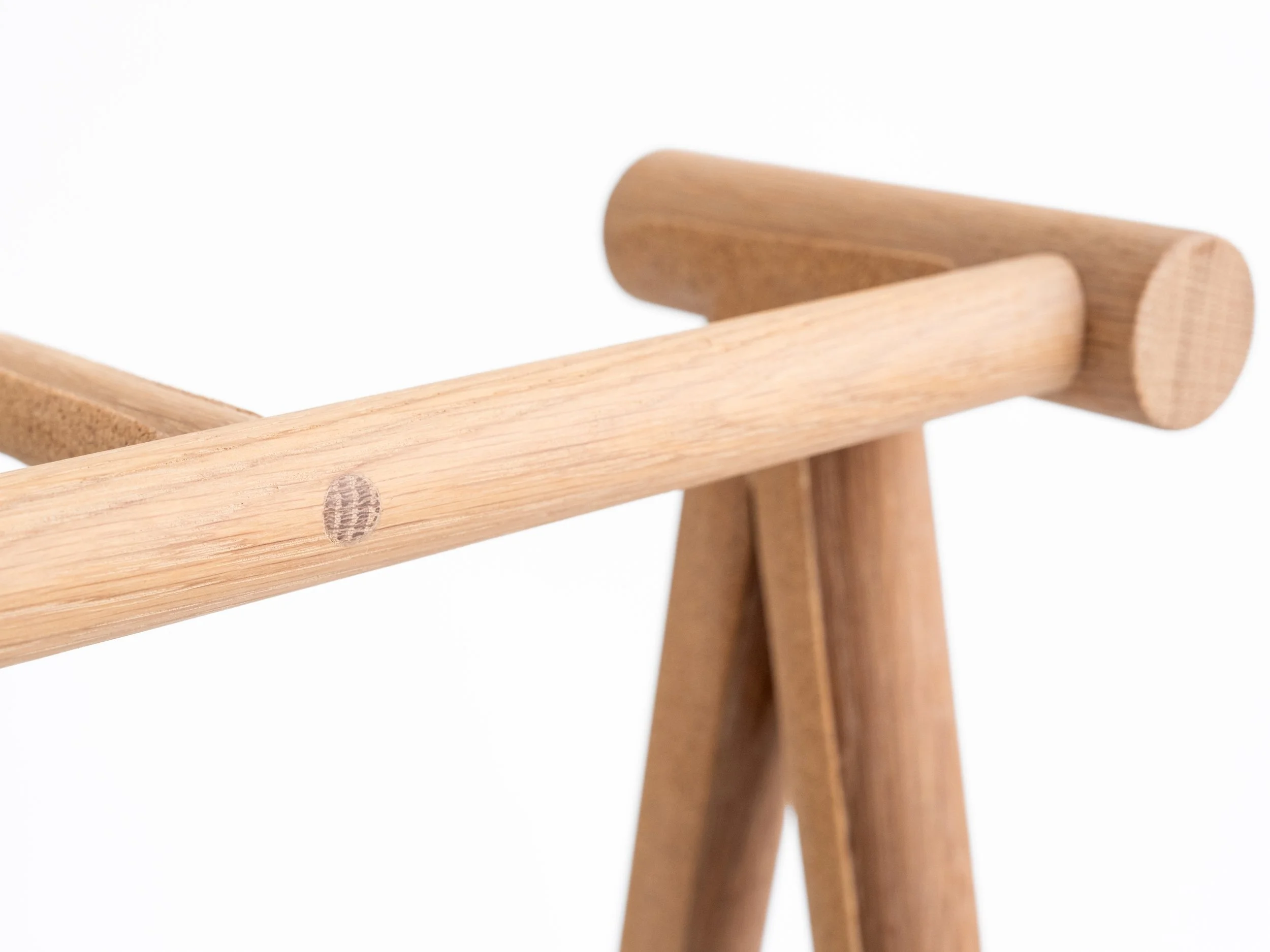 YVONNE_MOUSER_GUITAR_STAND_7.jpg