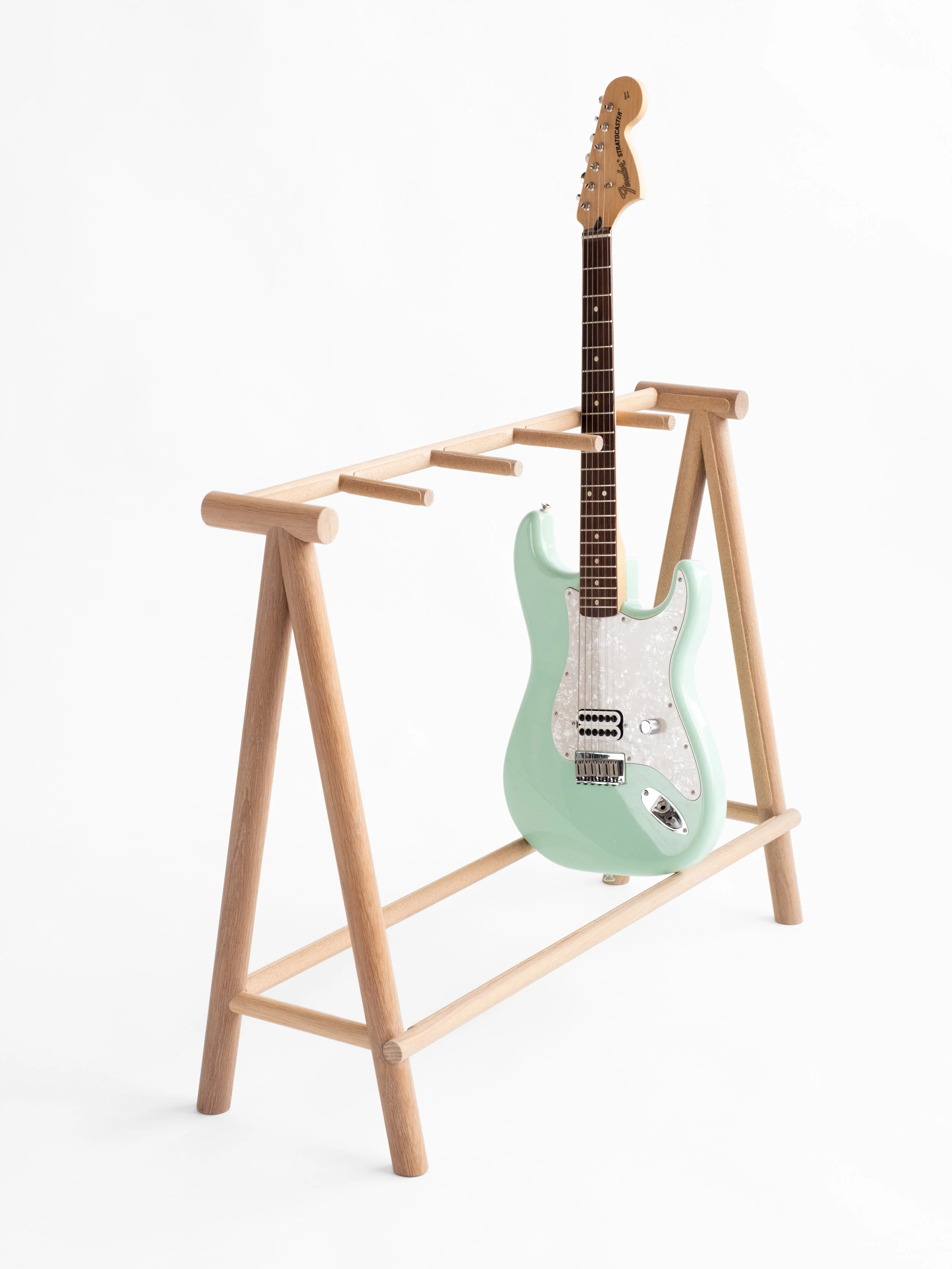 YVONNE_MOUSER_GUITAR_STAND_8_Natural.jpg