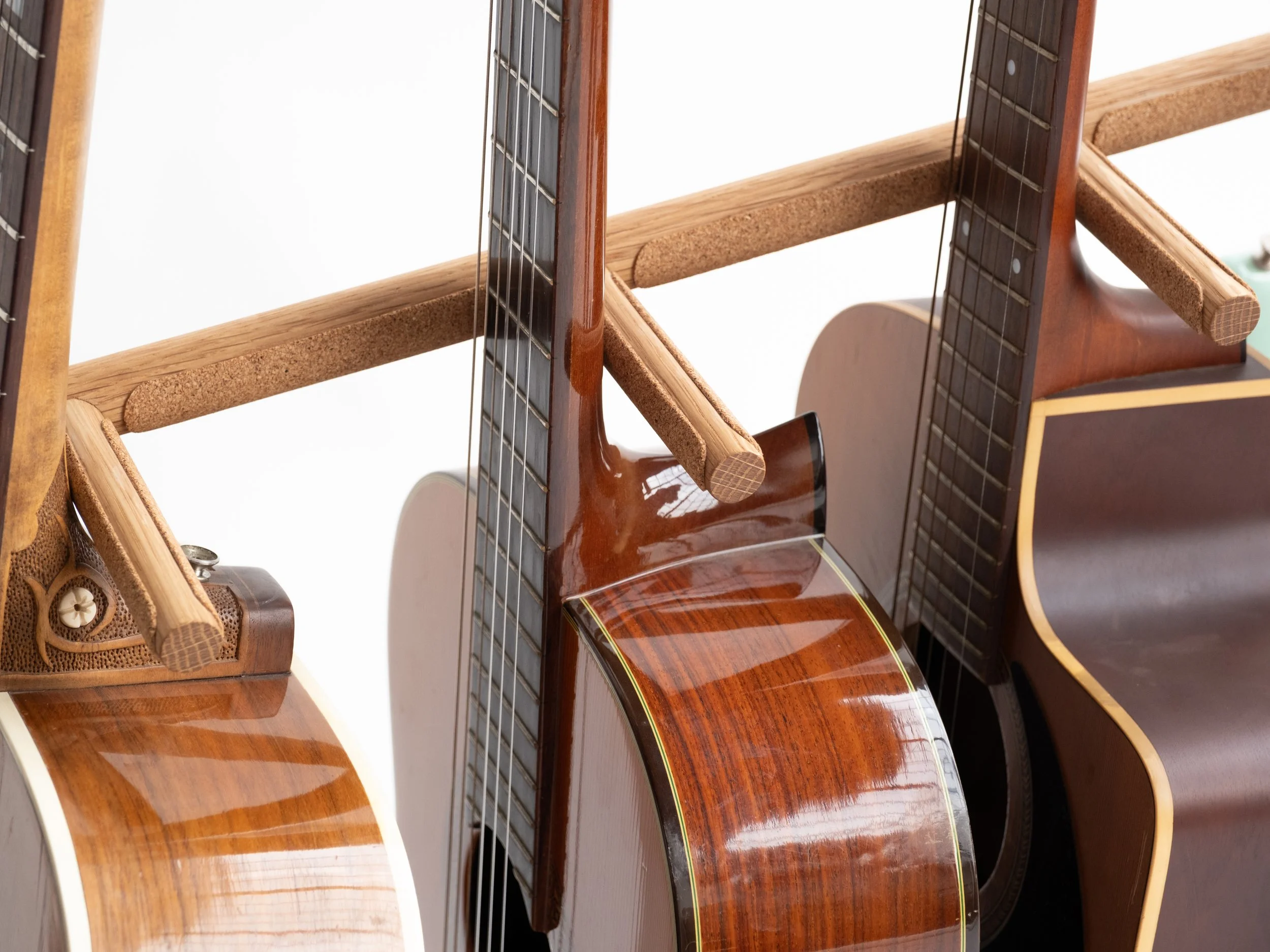 YVONNE_MOUSER_GUITAR_STAND_15.jpg