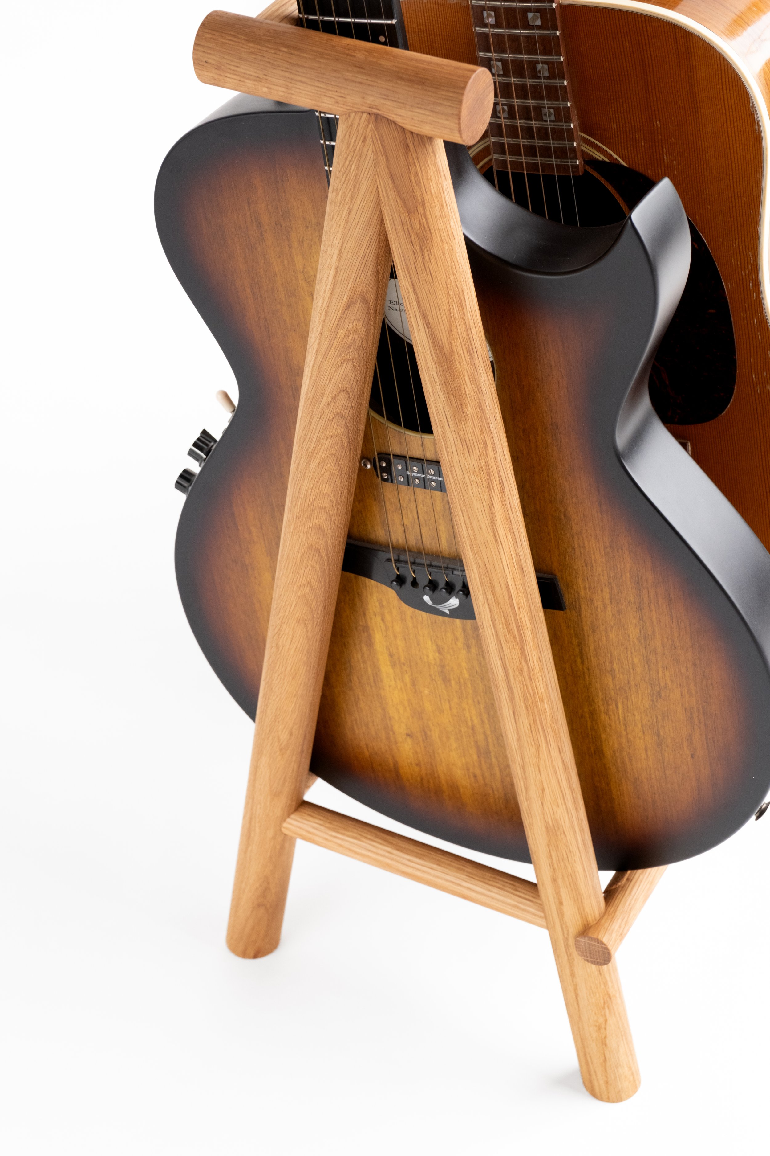 YVONNE_MOUSER_GUITAR_STAND_19.jpg