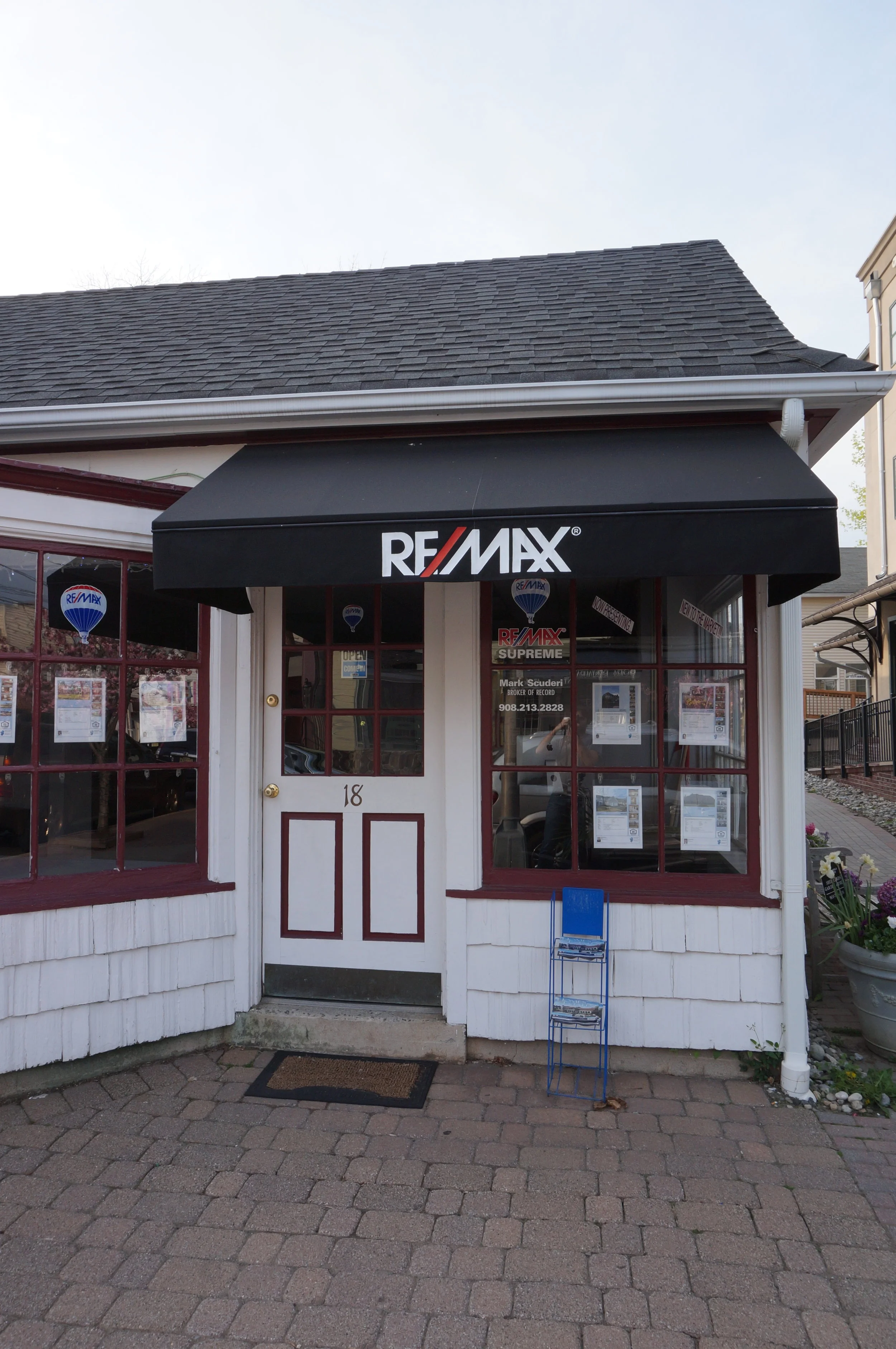 remax_SUPREME.jpg