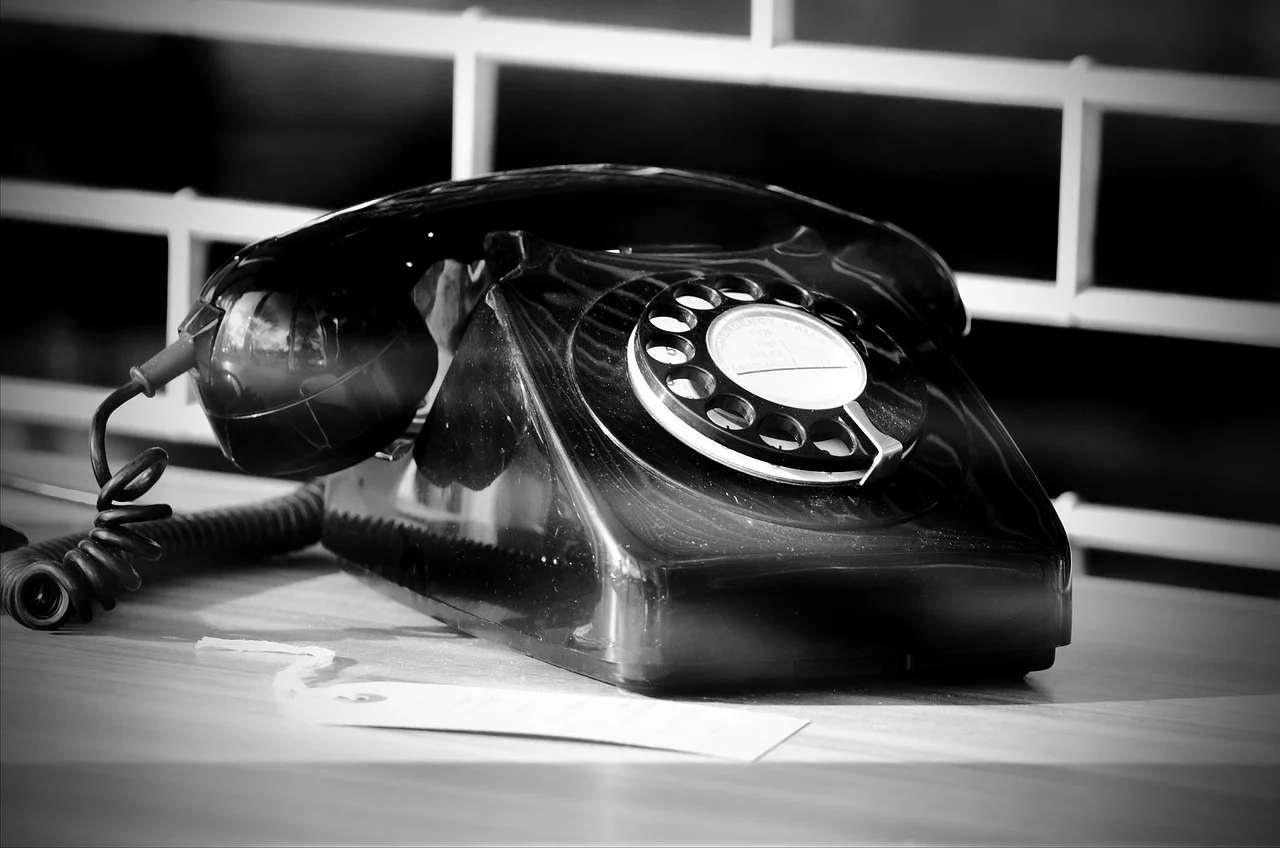 telephone-164250_1280.jpg