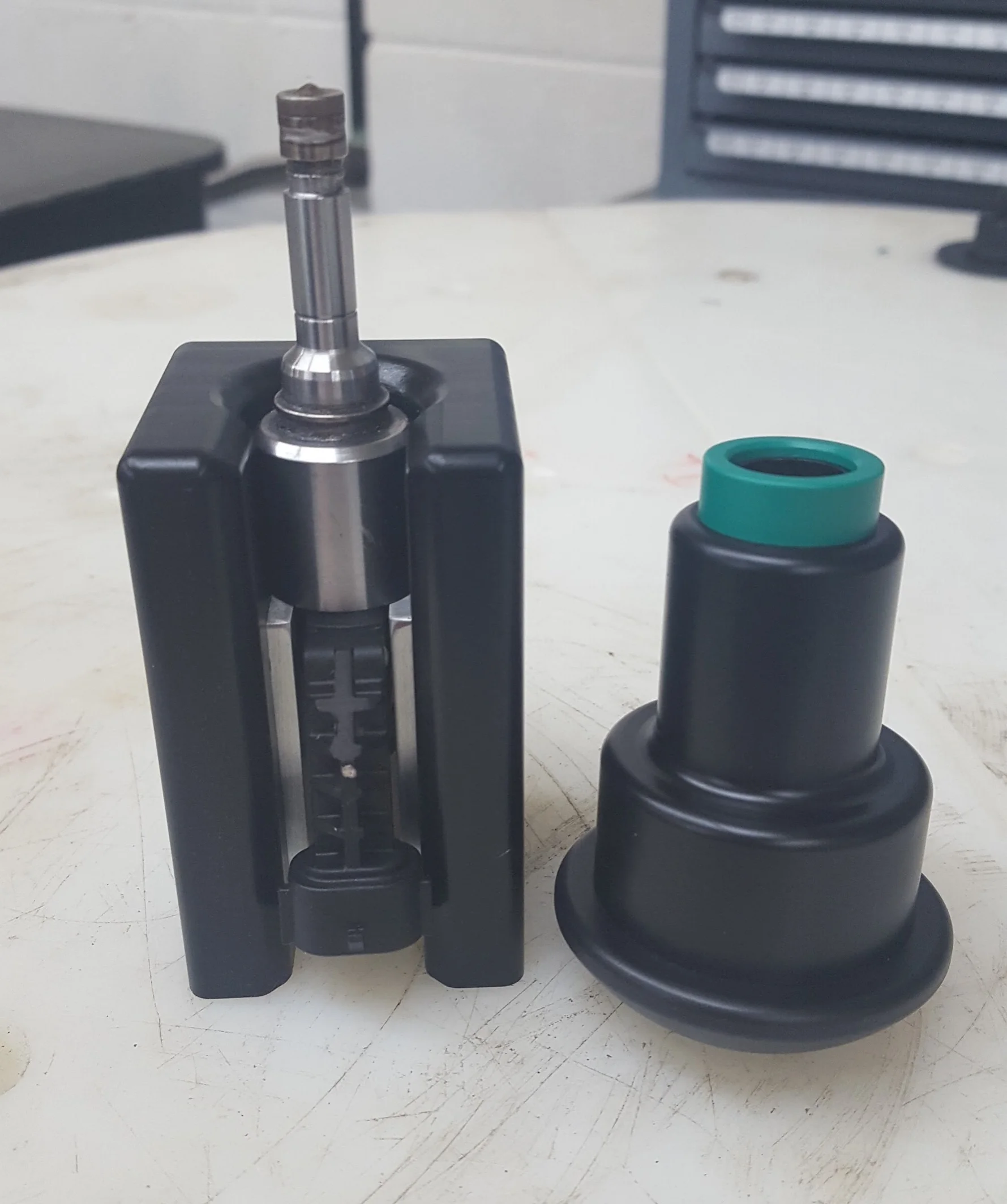 Fuel Injector Assembly Tool Fixture