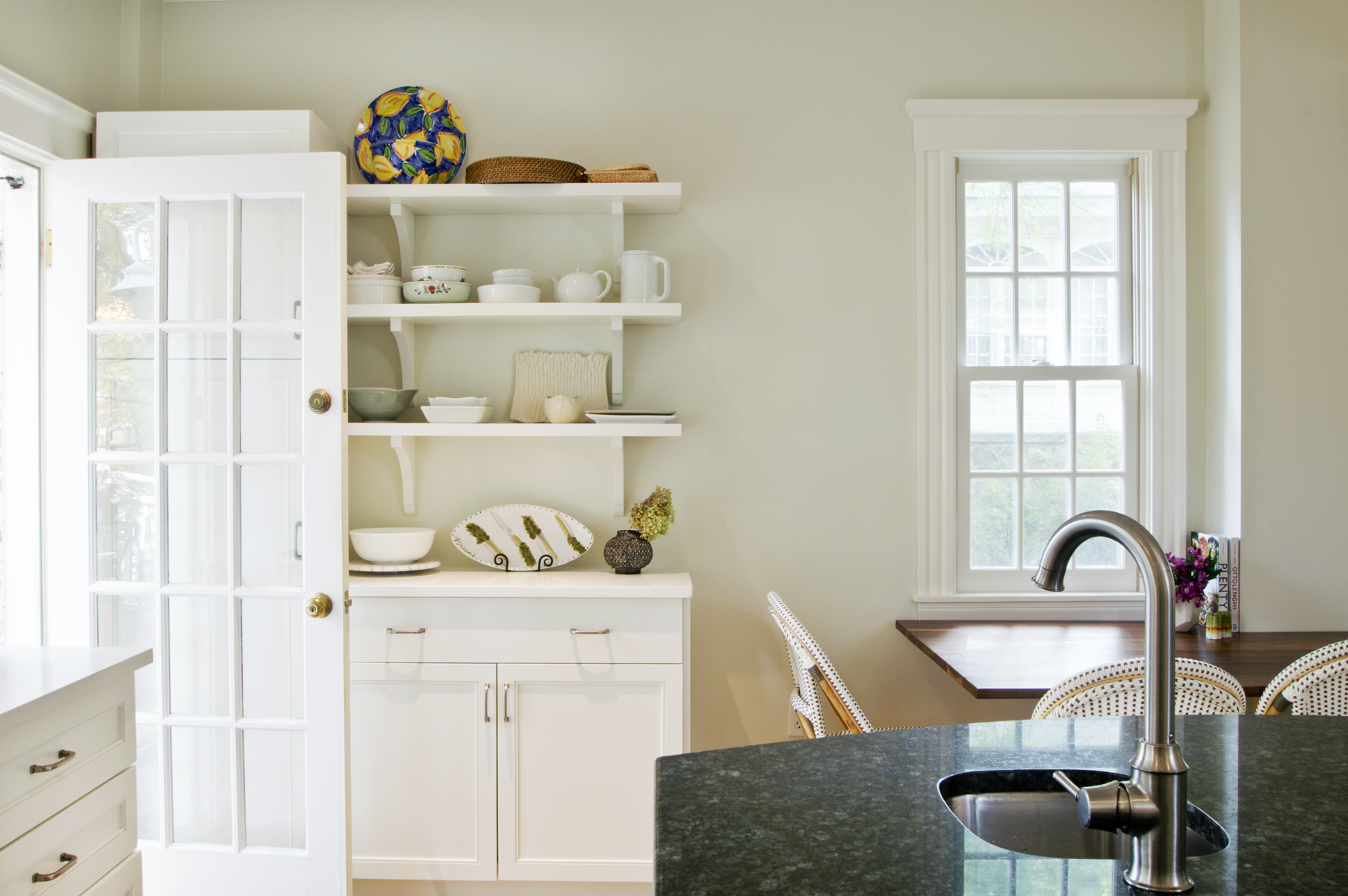 WhiteKitchen3-GrayscaleDesign.JPG