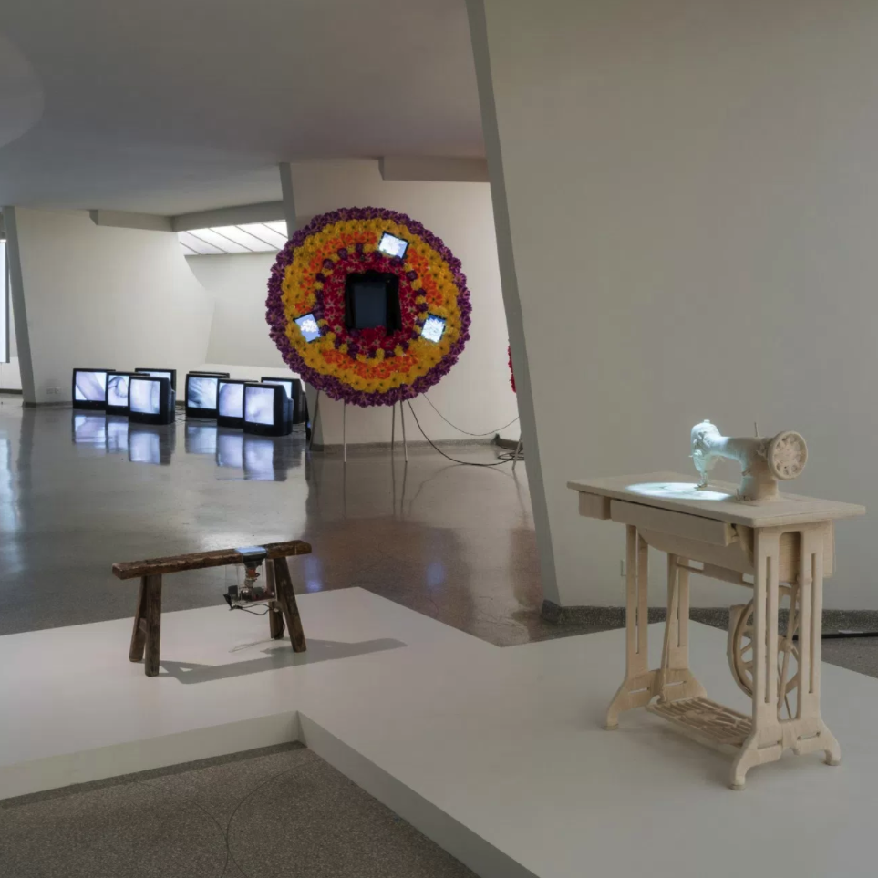 1989後的藝術與中國：世界劇場 Art and China after 1989: Theater of the World古根漢美術館 Guggenheim Art Museum2017.10.06—2018.01.07