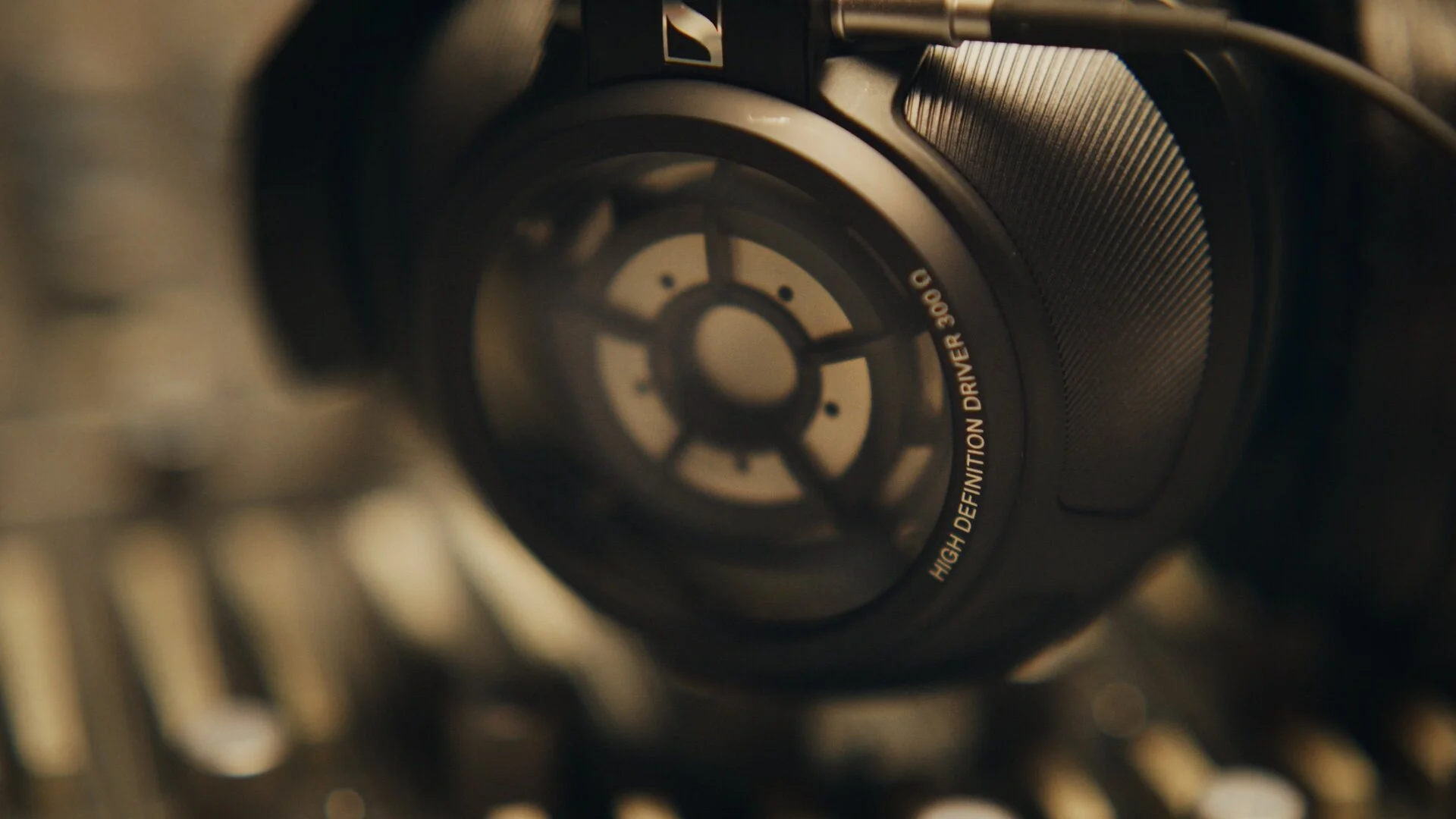 11295441_Sennheiser_MeaningfulTrial_SXSW_2020-03_10-V08 MASTER.00_00_55_24640.Still022.jpeg