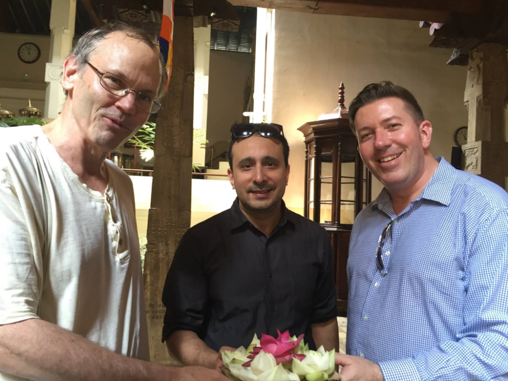 Professor Alex Hinton of Rutgers University, Professor Giorgio Shani of ICU, and Program Director Mark Flanigan of the Japan ICU Foundation at the Sri Dalada Maligawa ( Temple of the Sacred Tooth Relic) in Kandy.