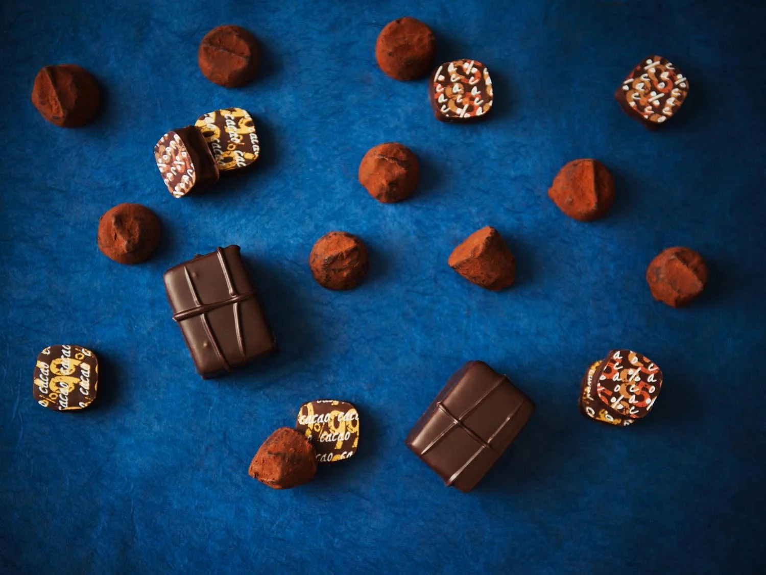Stockfood_188671-04552_Exotic_Artisan_Chocolate_Truffle_Collection_02.jpg