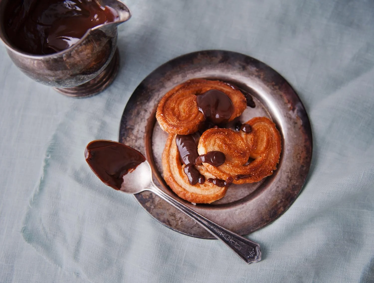 Stockfood_188671-04551_Sundae_Treat_Artisan_Chocolate_Sauce_Collection_03.jpg