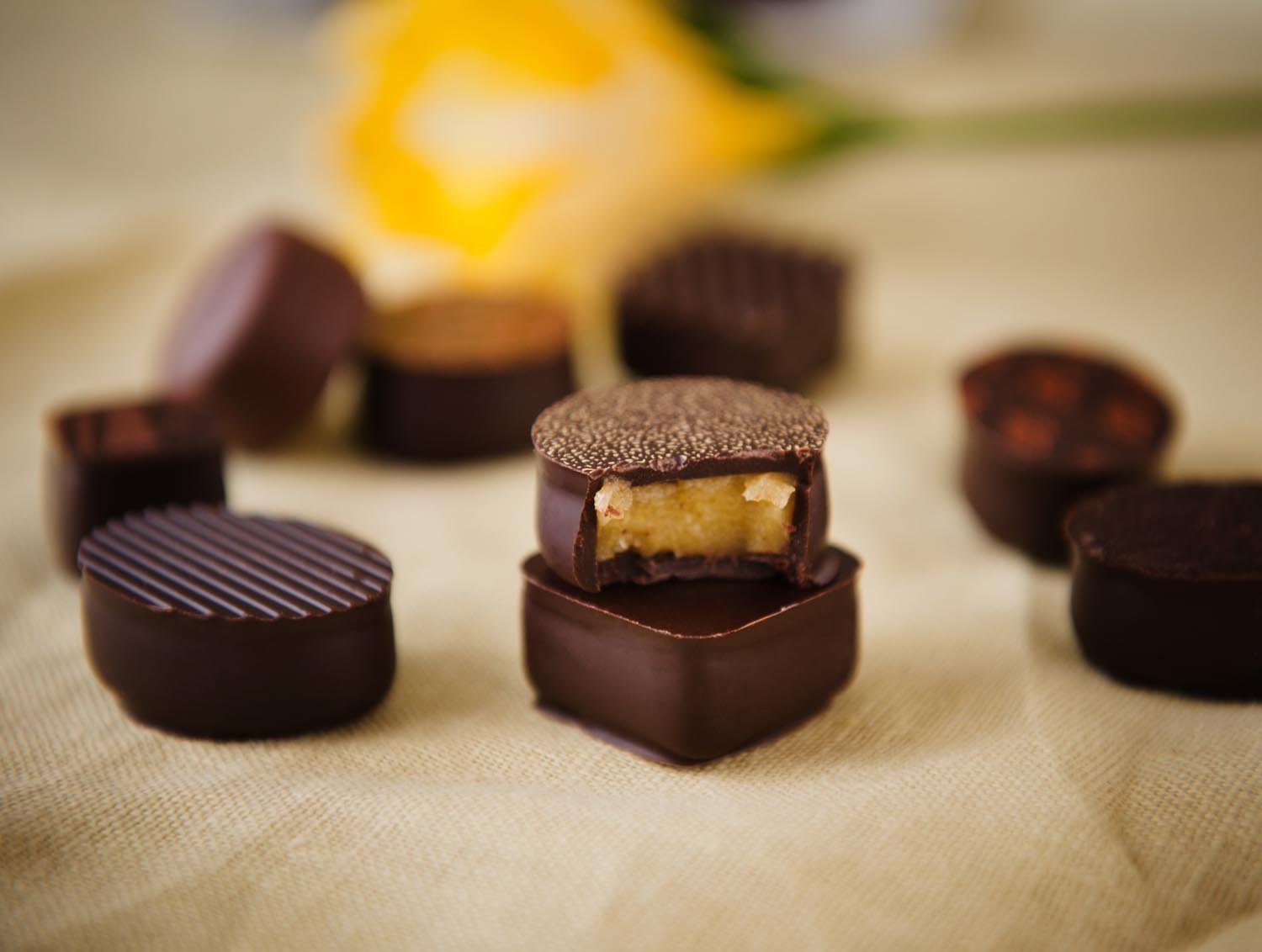 334001-04250_Chocolates_for_the_Novice_by_Richart_03.jpg